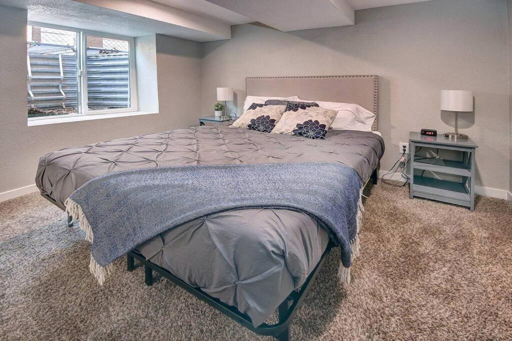 Five-Bedroom House photo 1