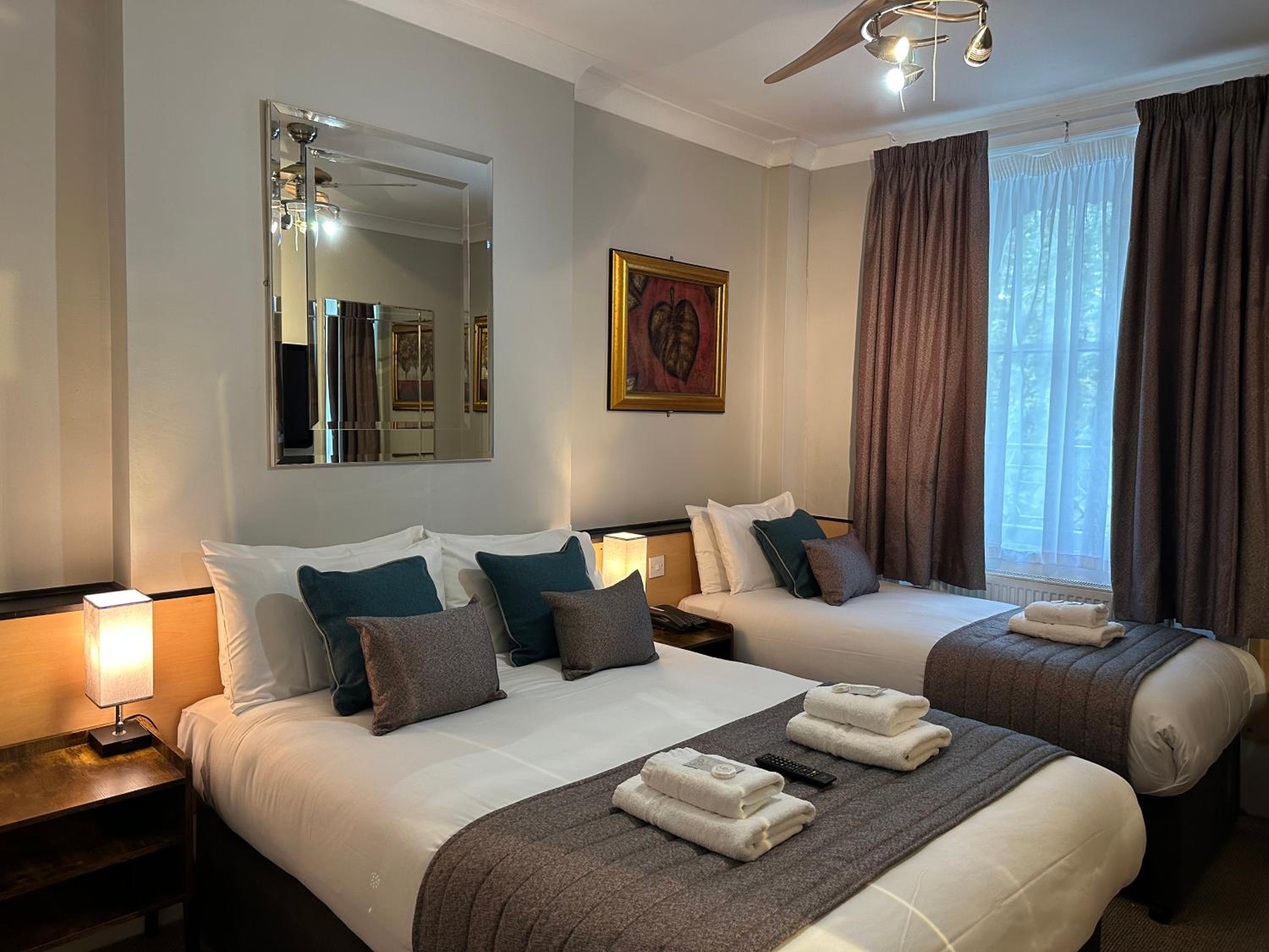 Triple Room with Garden View photo 2