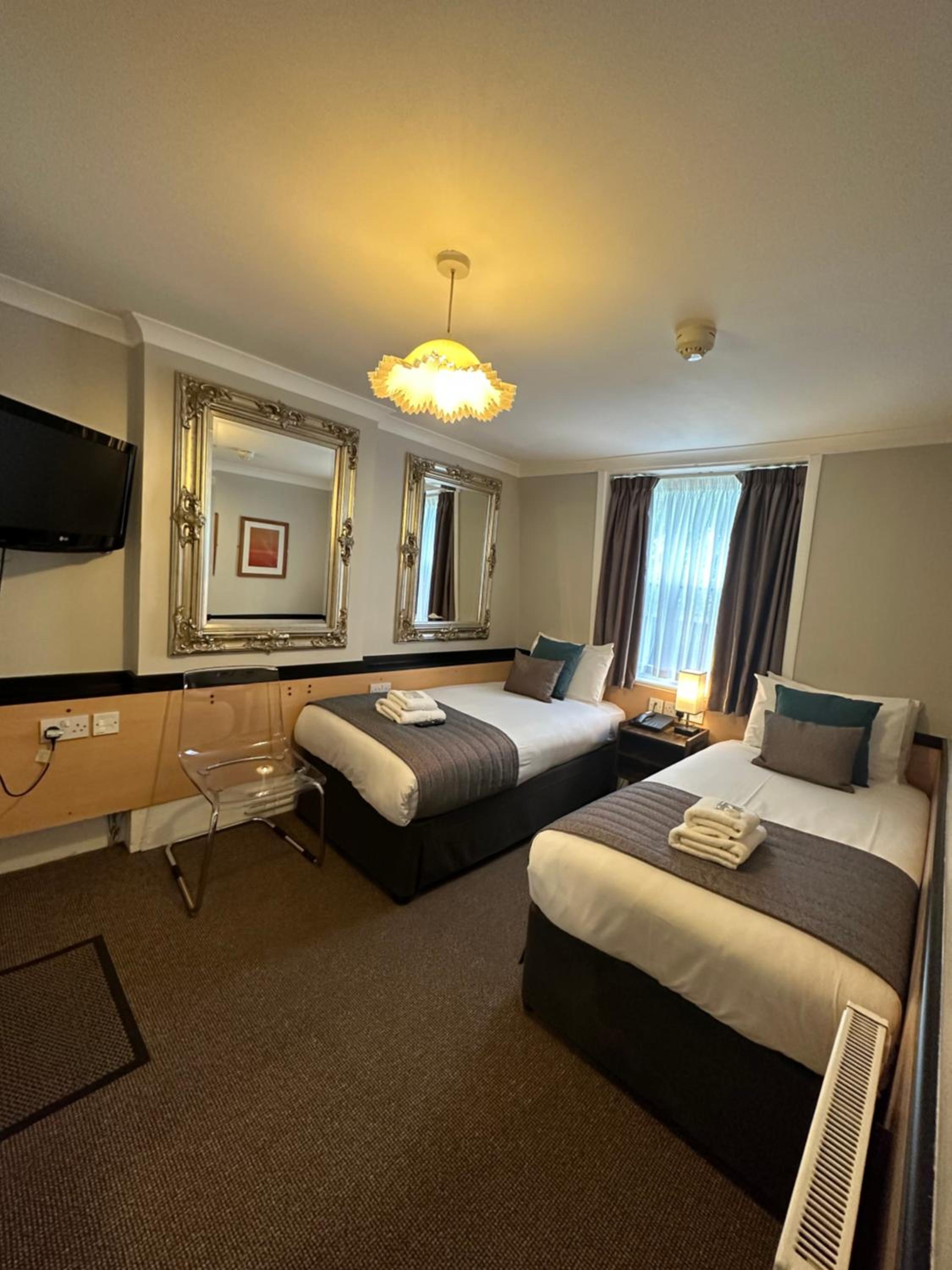 Standard Twin Room photo 3