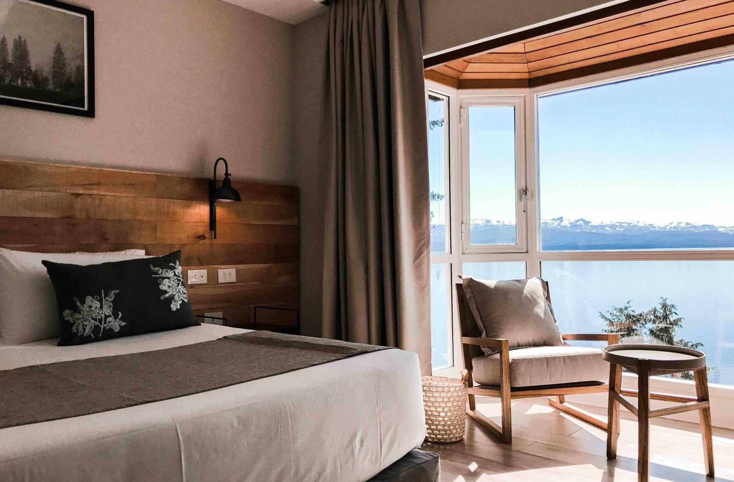 Superior Double Room with Lake View photo 2