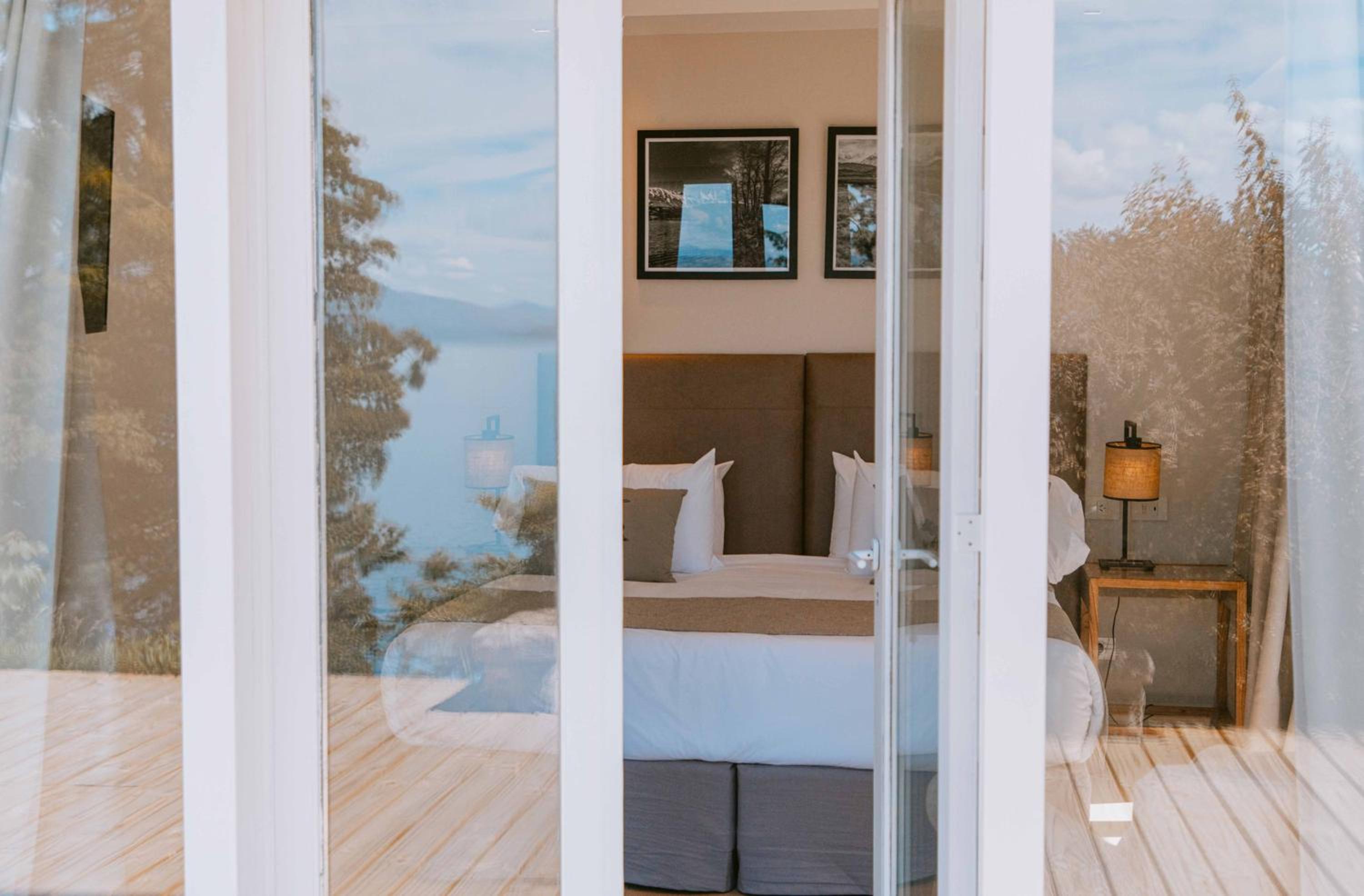 Suite with Lake View photo 3
