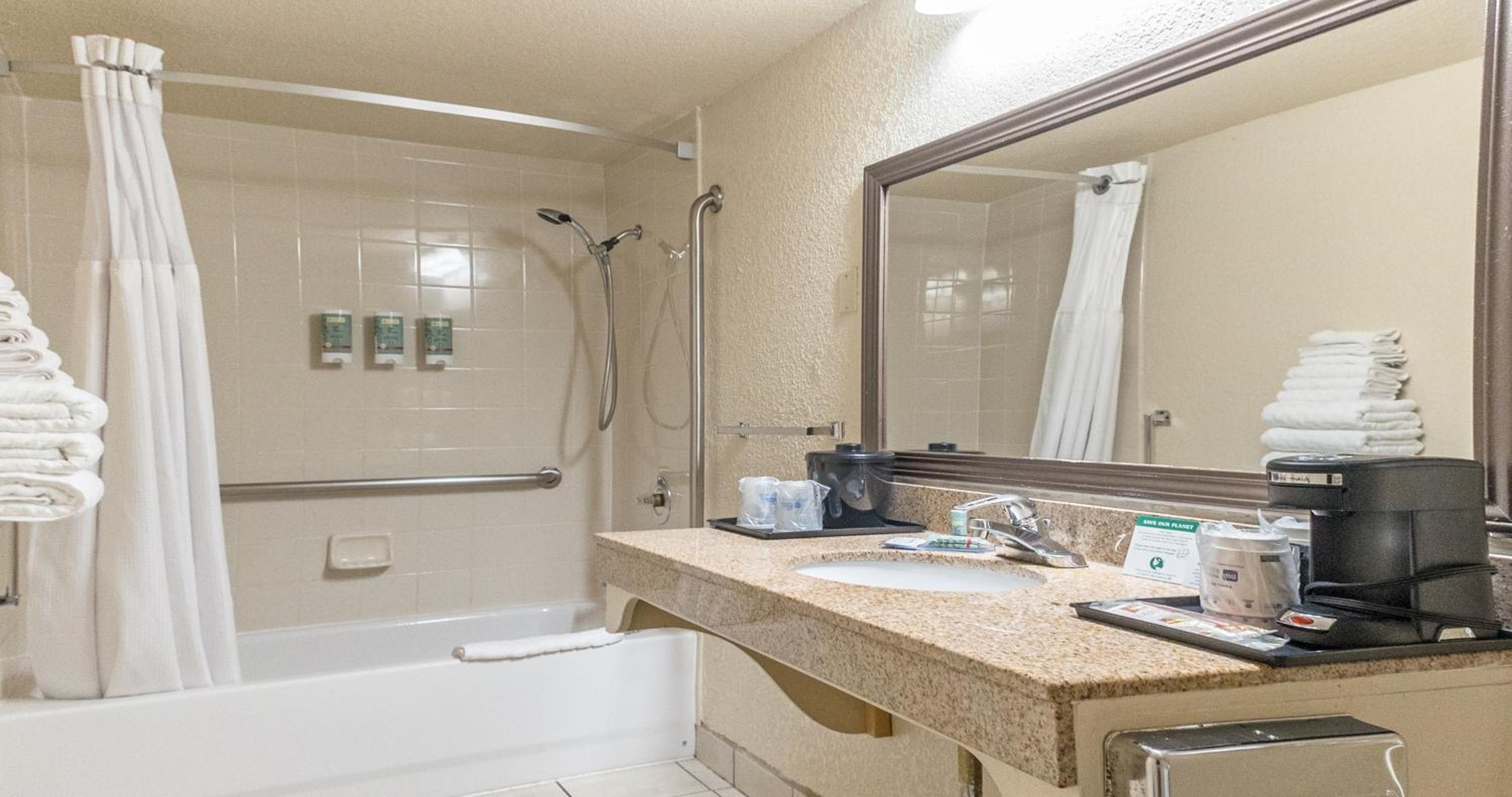 King Room - Disability Access - Photo 15