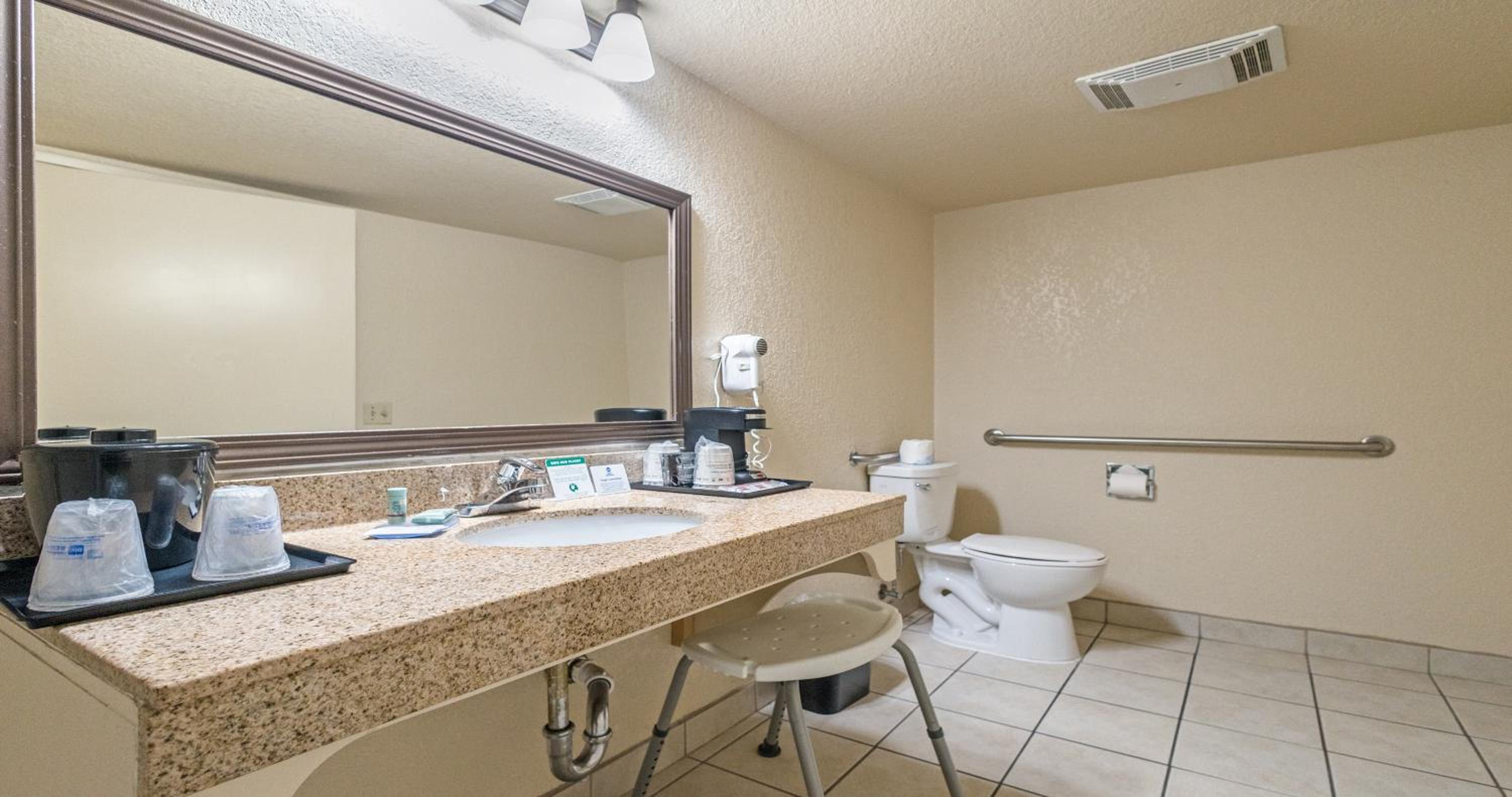 King Room - Disability Access - Photo 4