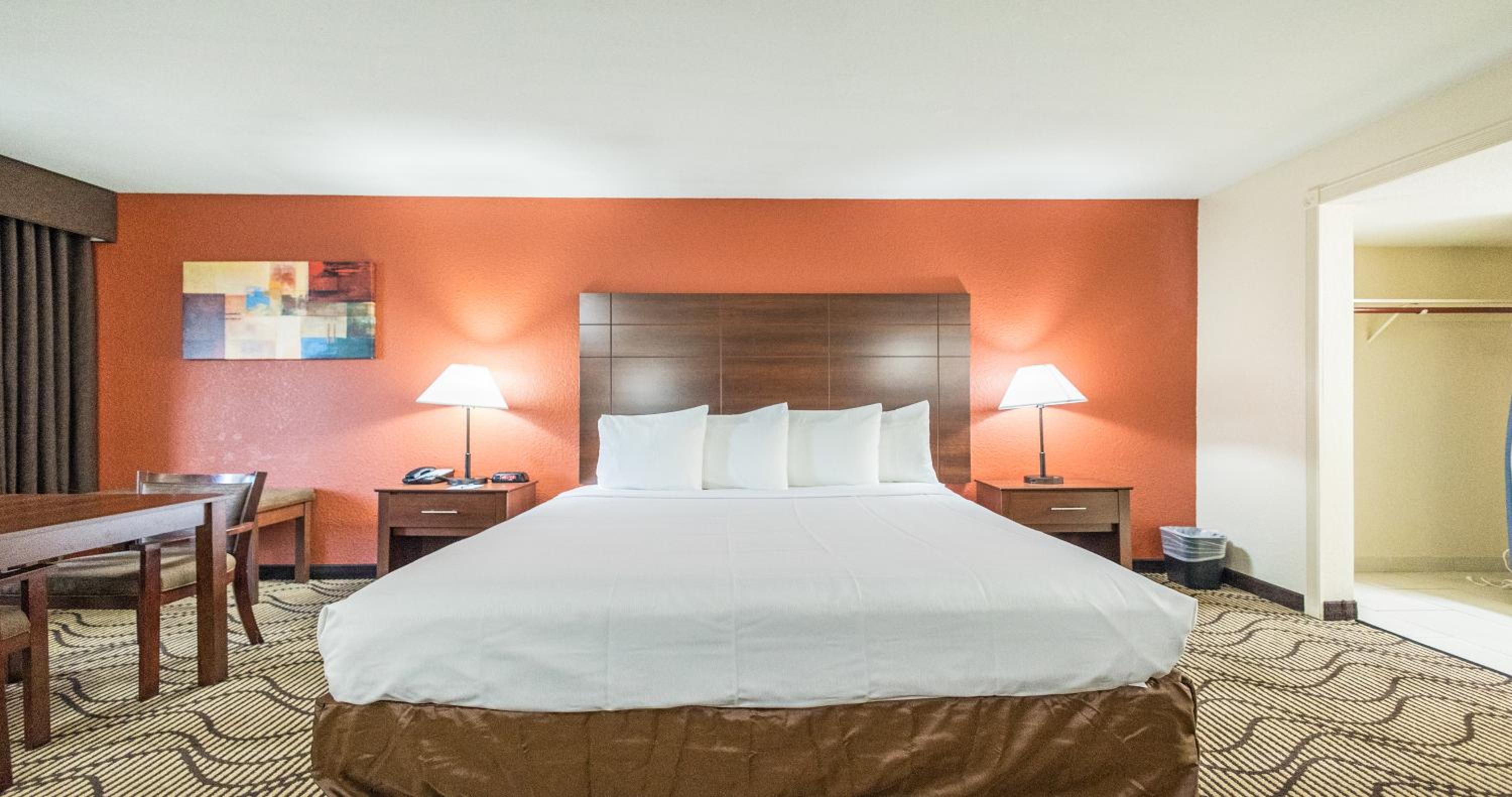 King Room - Disability Access - Photo 13