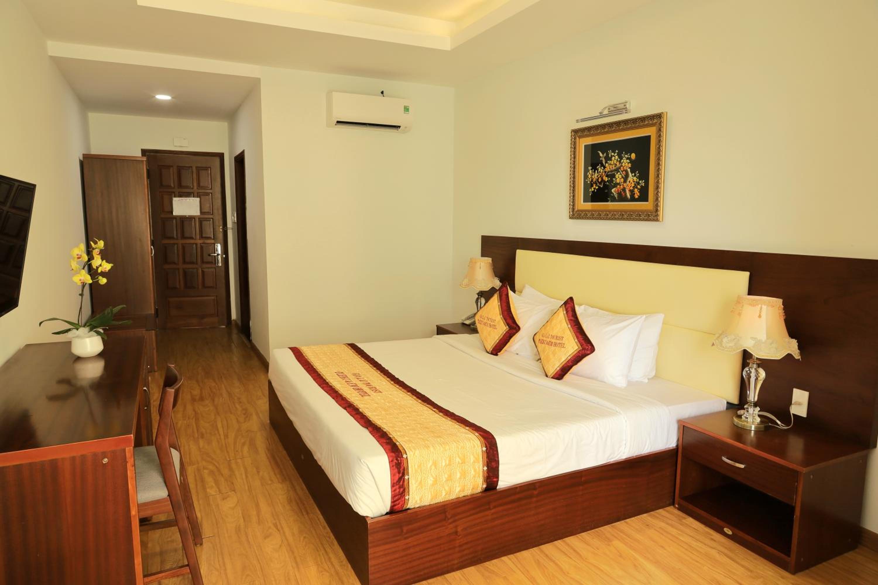 Deluxe King Room - Photo 4