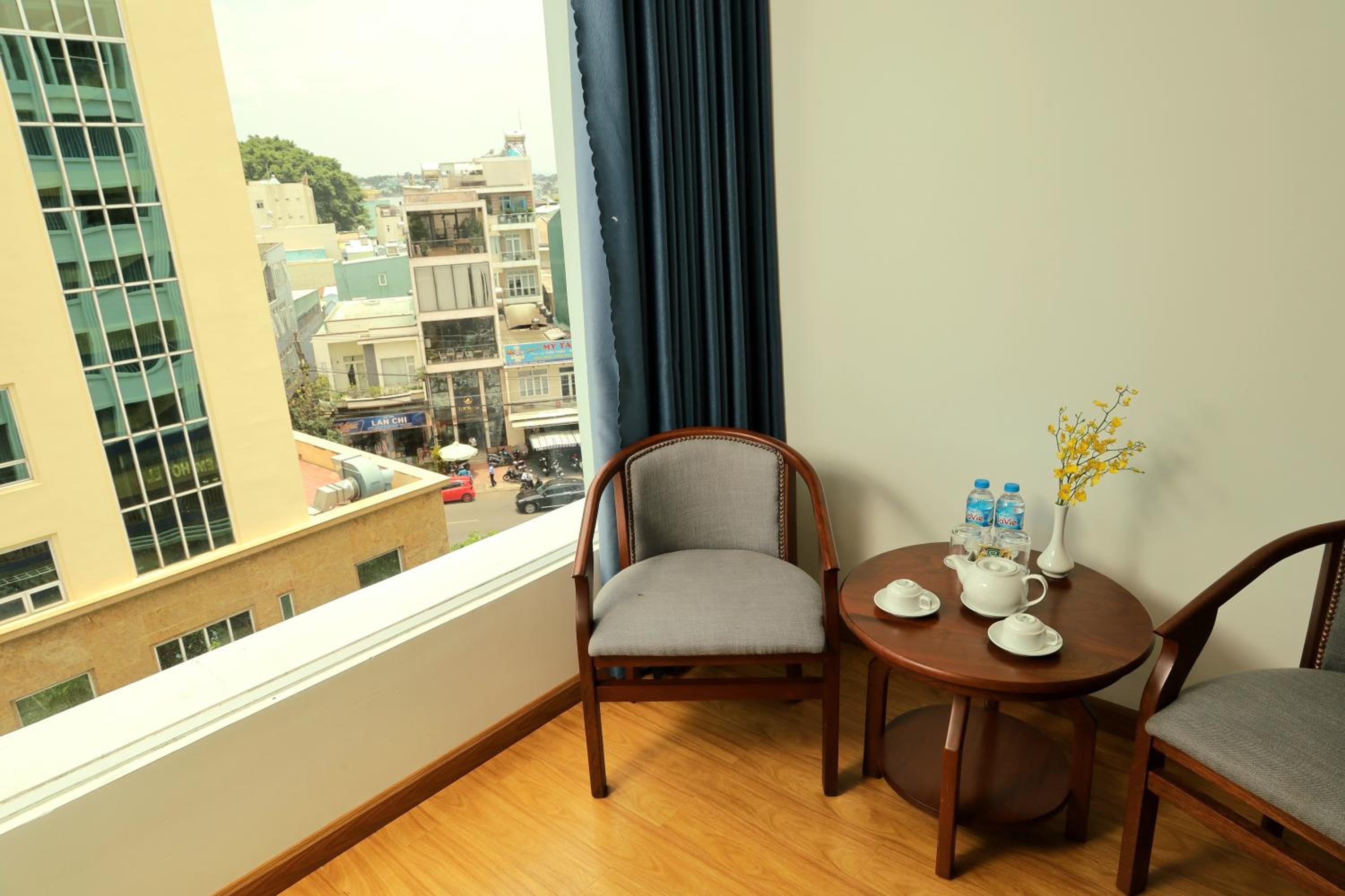 Deluxe King Room - Photo 5