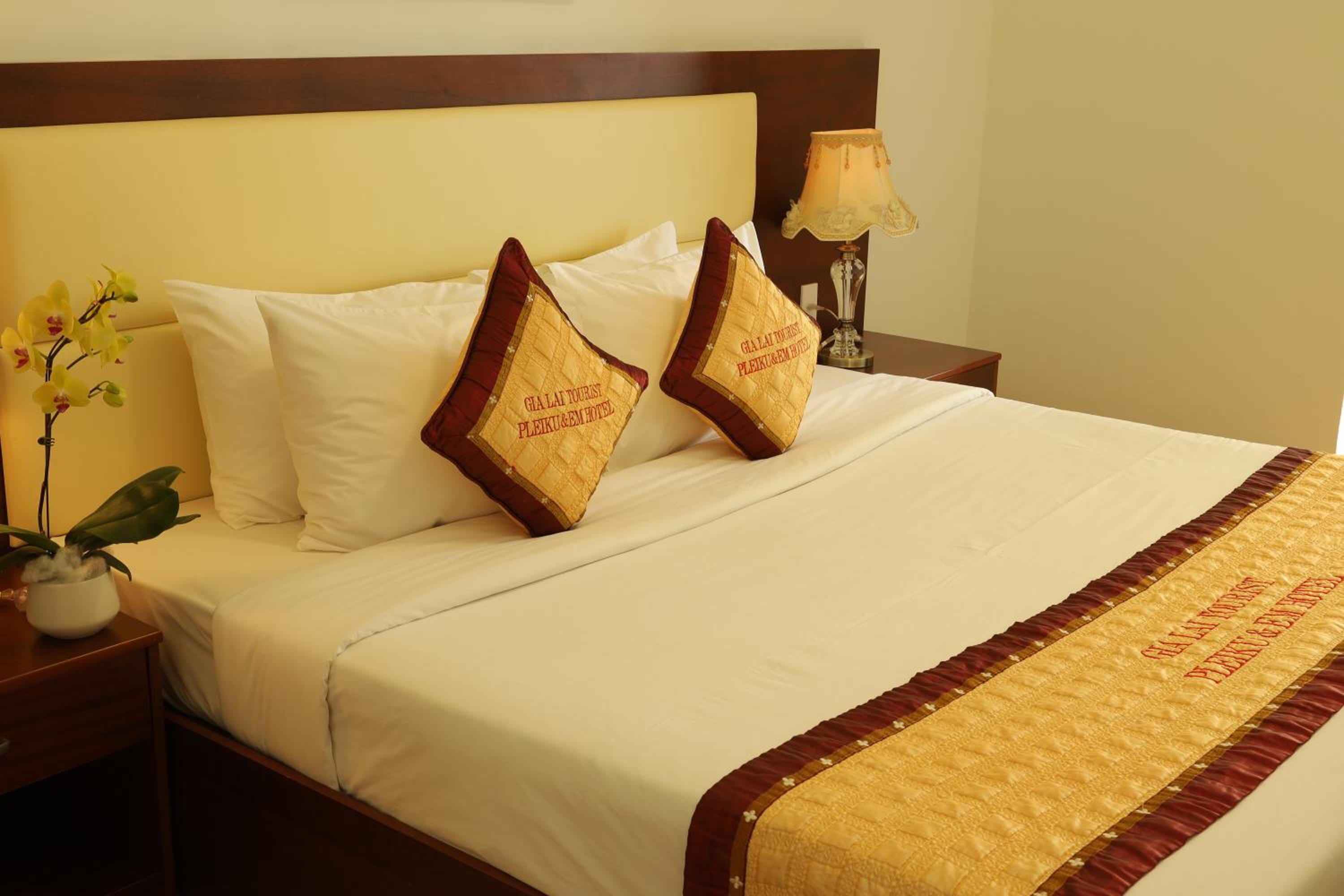 Deluxe King Room - Photo 6