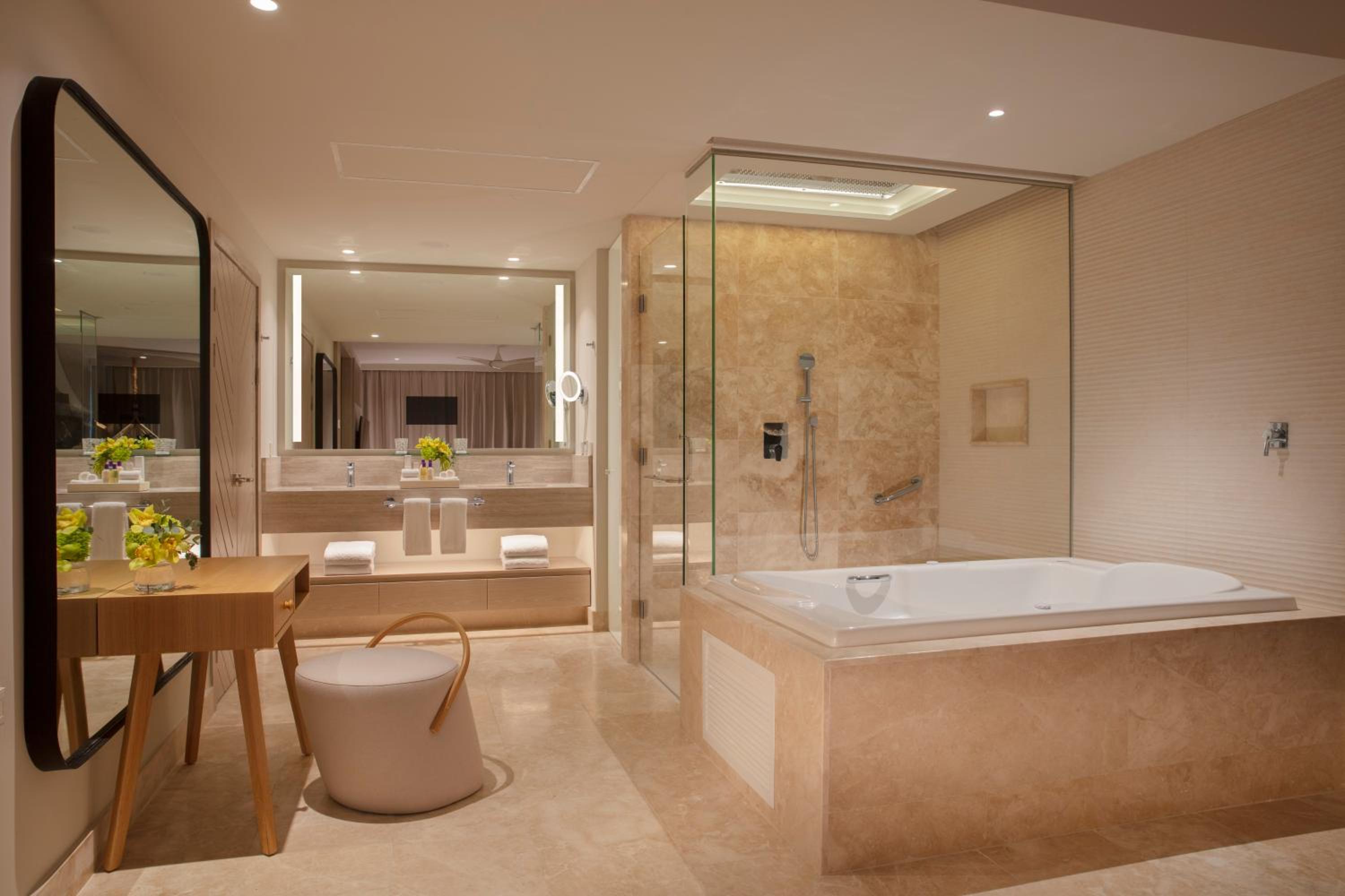 Xhale Club Master Suite Ocean Front King - Photo 5