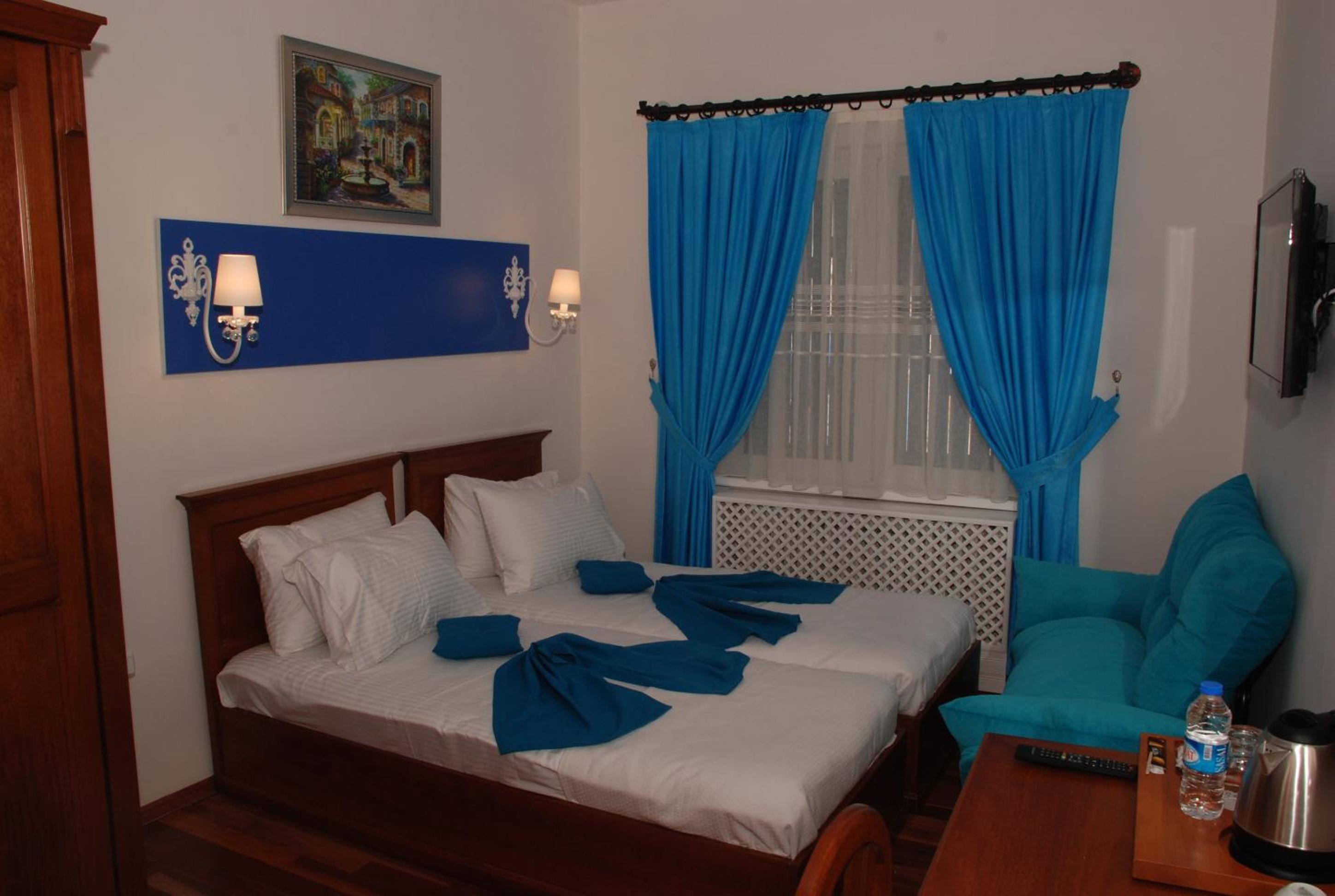 Deluxe Double Room with Shower photo 3