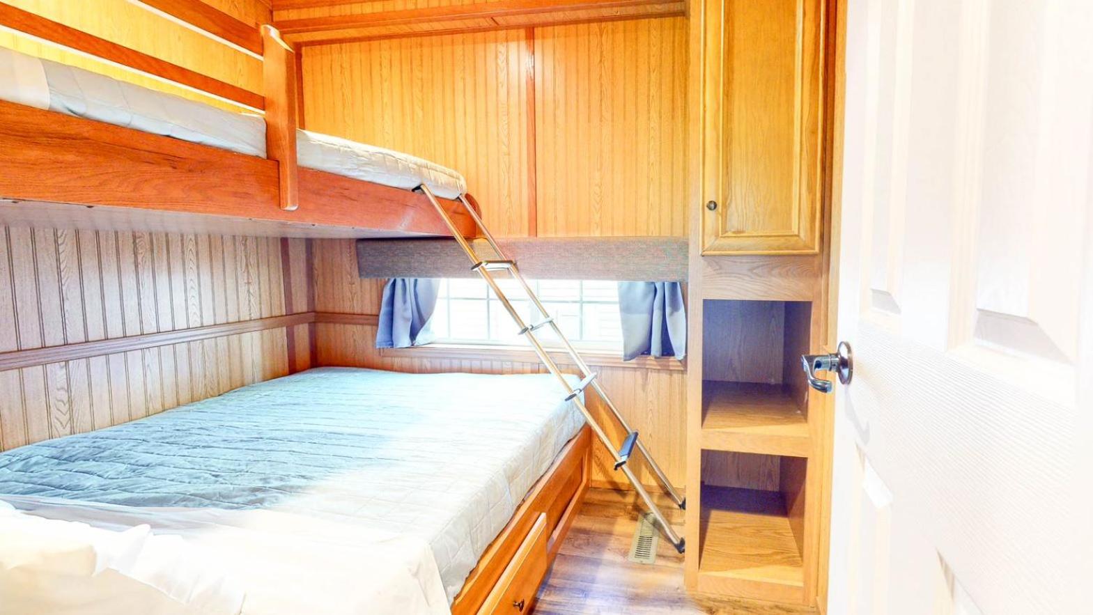 Two-Bedroom House photo 3