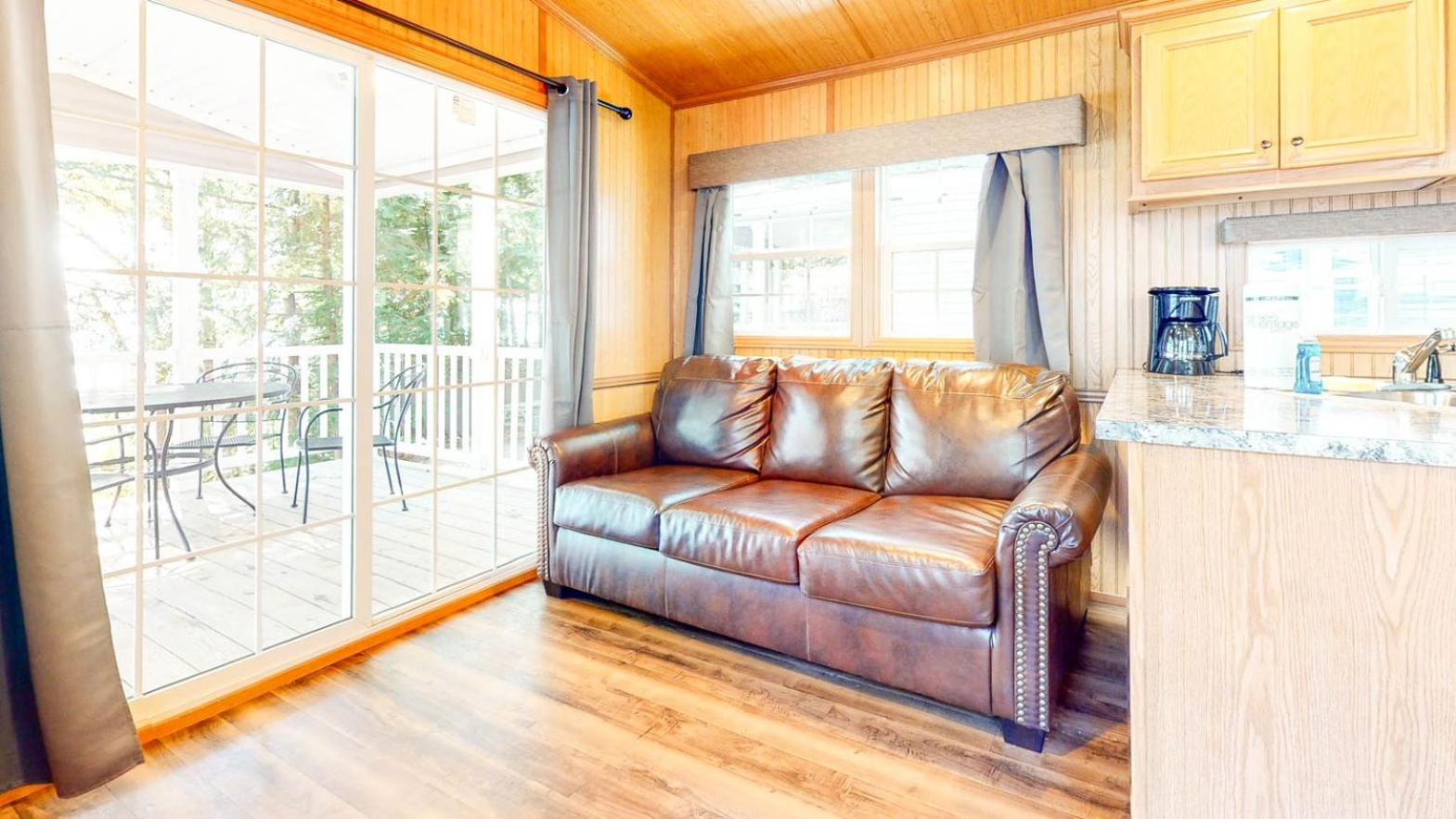 Two-Bedroom House photo 2