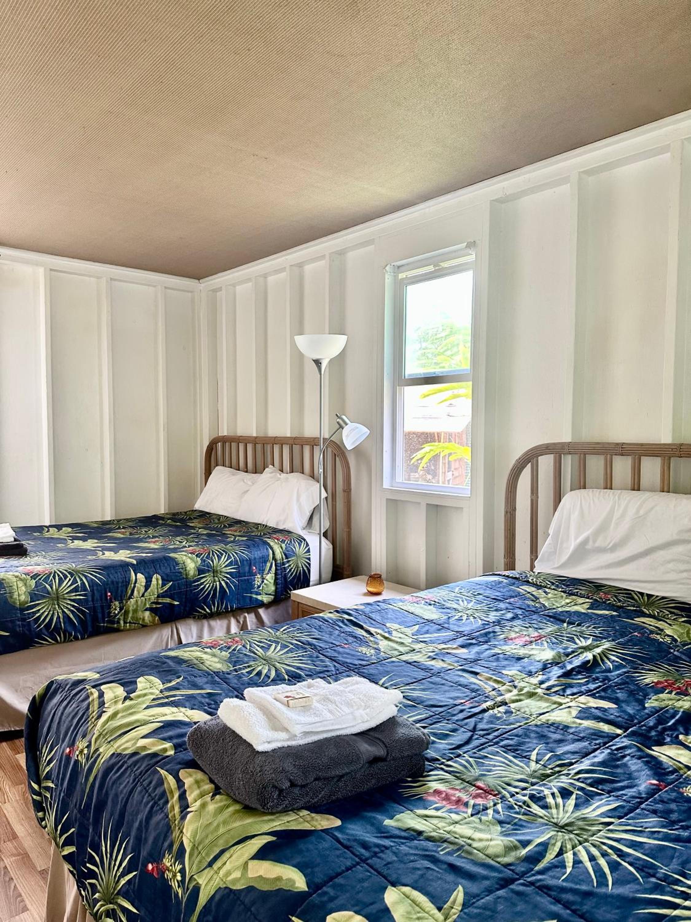 Twin Room with Shared Bathroom photo 1