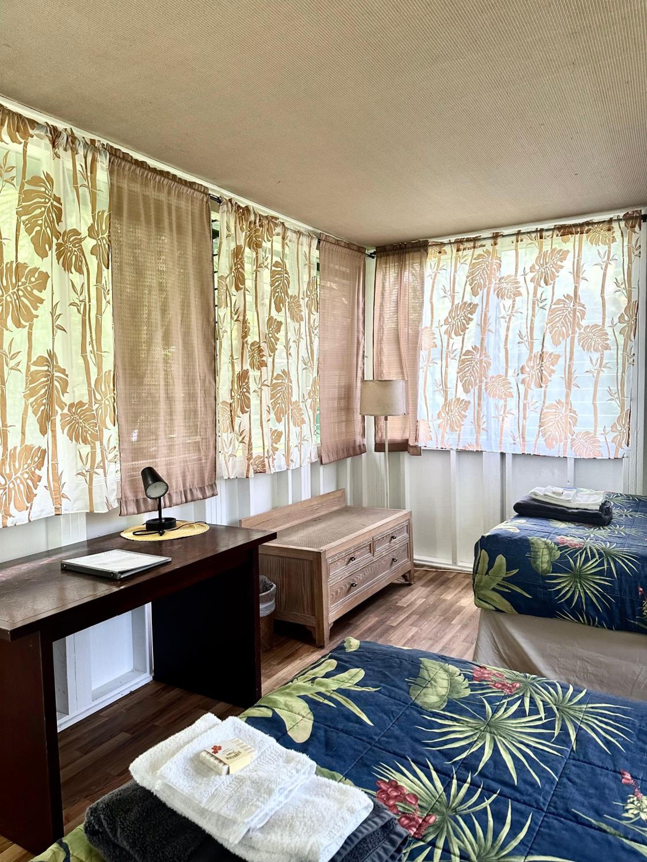 Twin Room with Shared Bathroom photo 2