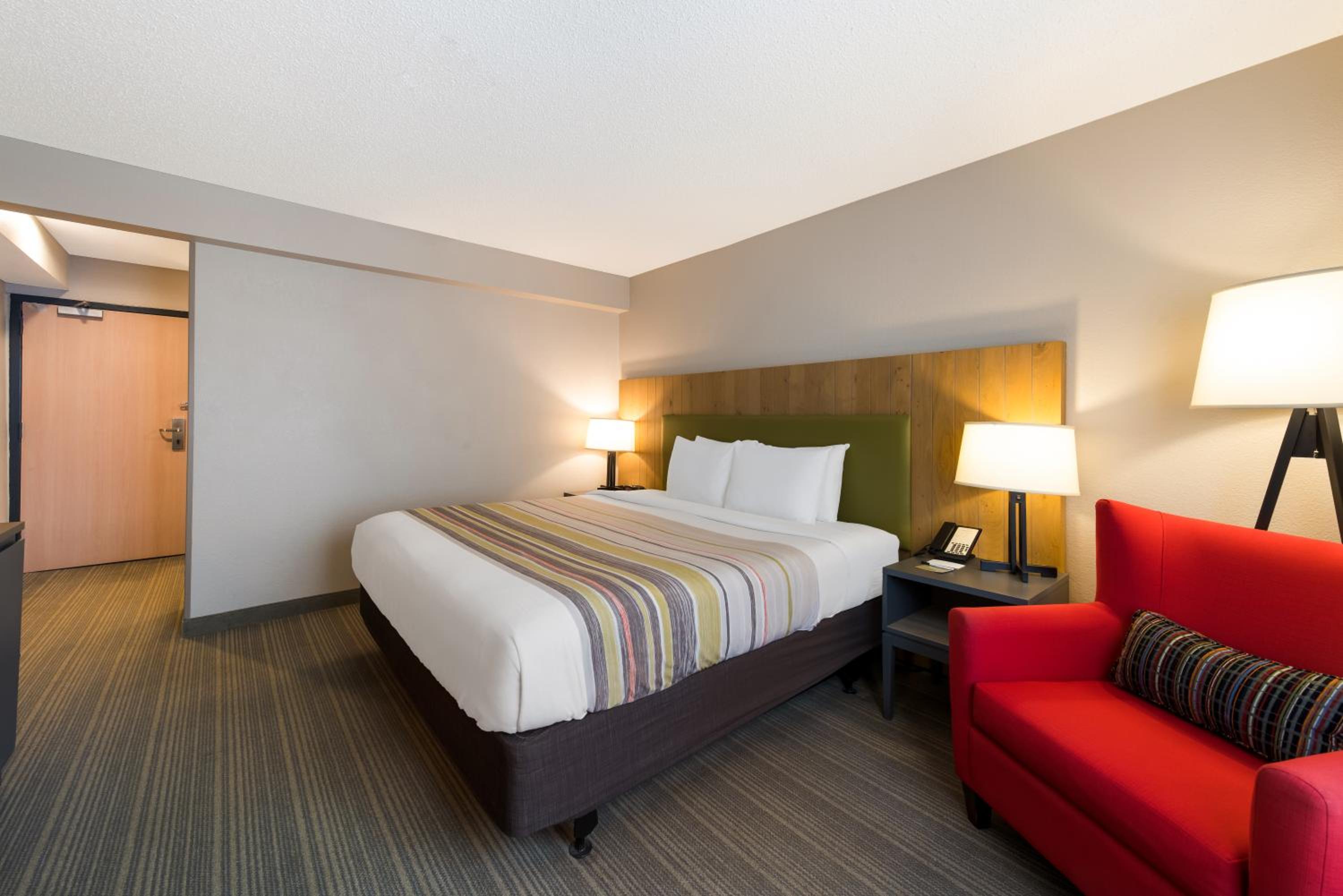 King Room - Disability Access/Non-Smoking - Photo 4