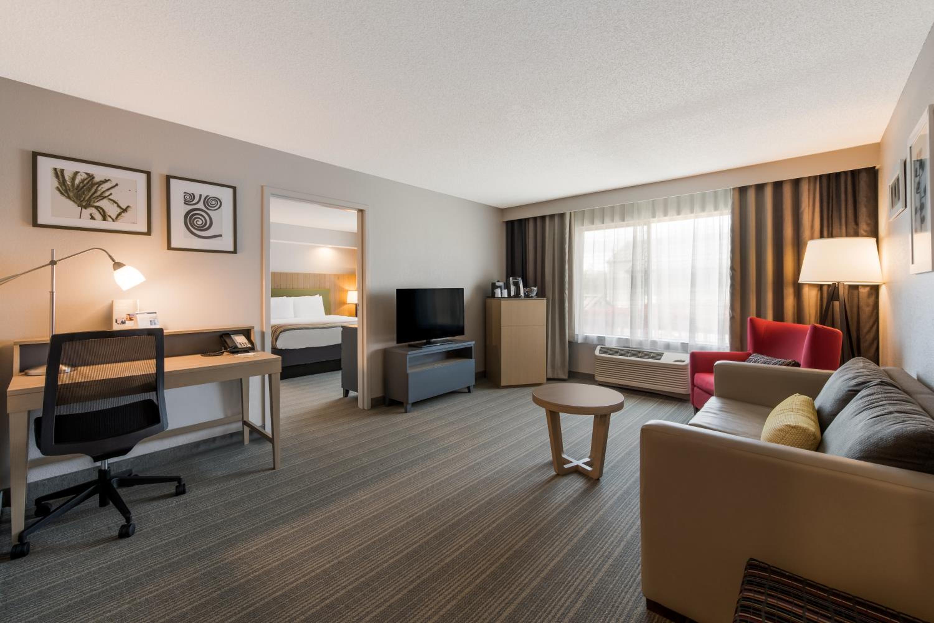 One-Bedroom King Suite - Non-Smoking - Photo 1