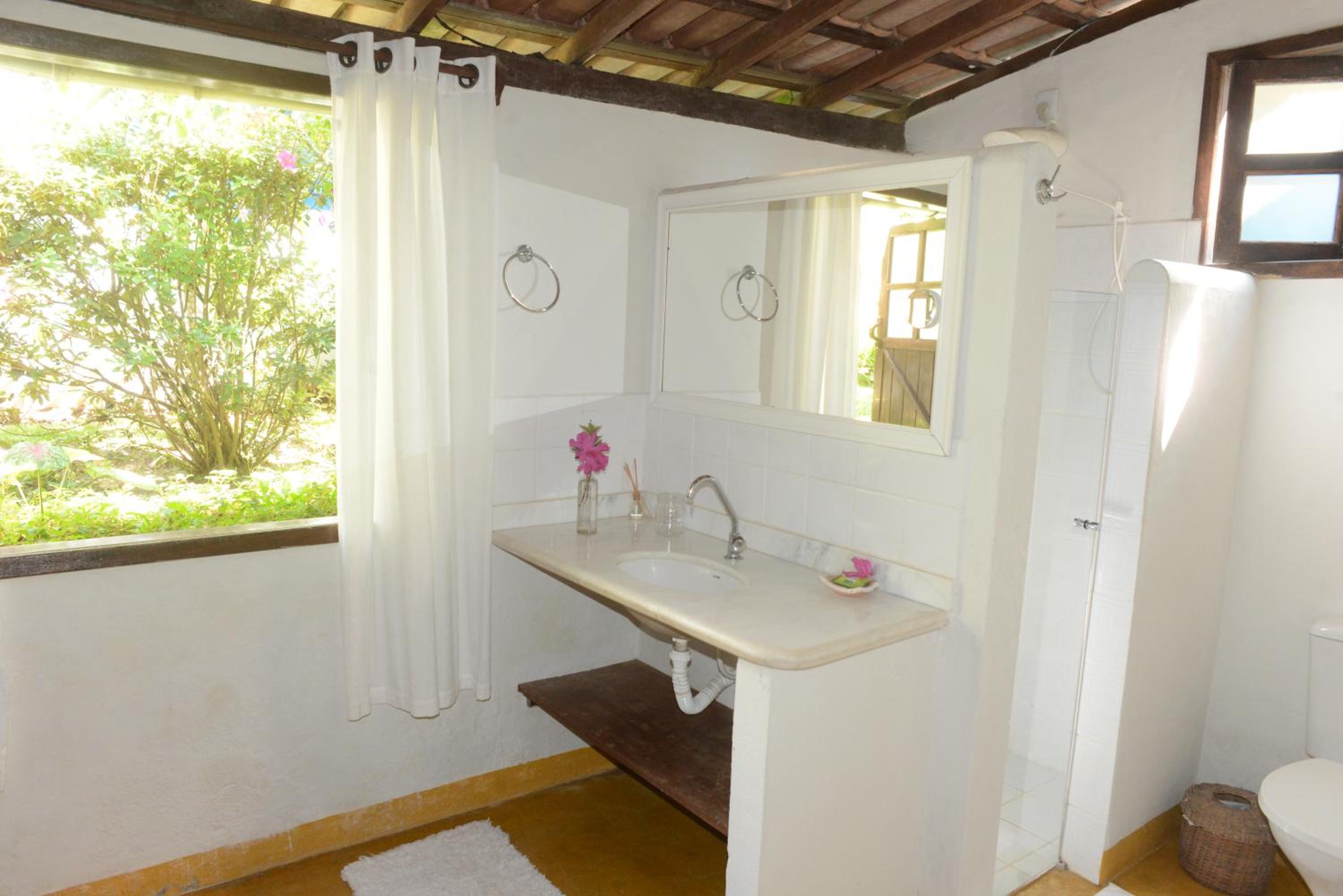 Family Room with Bathroom photo 2