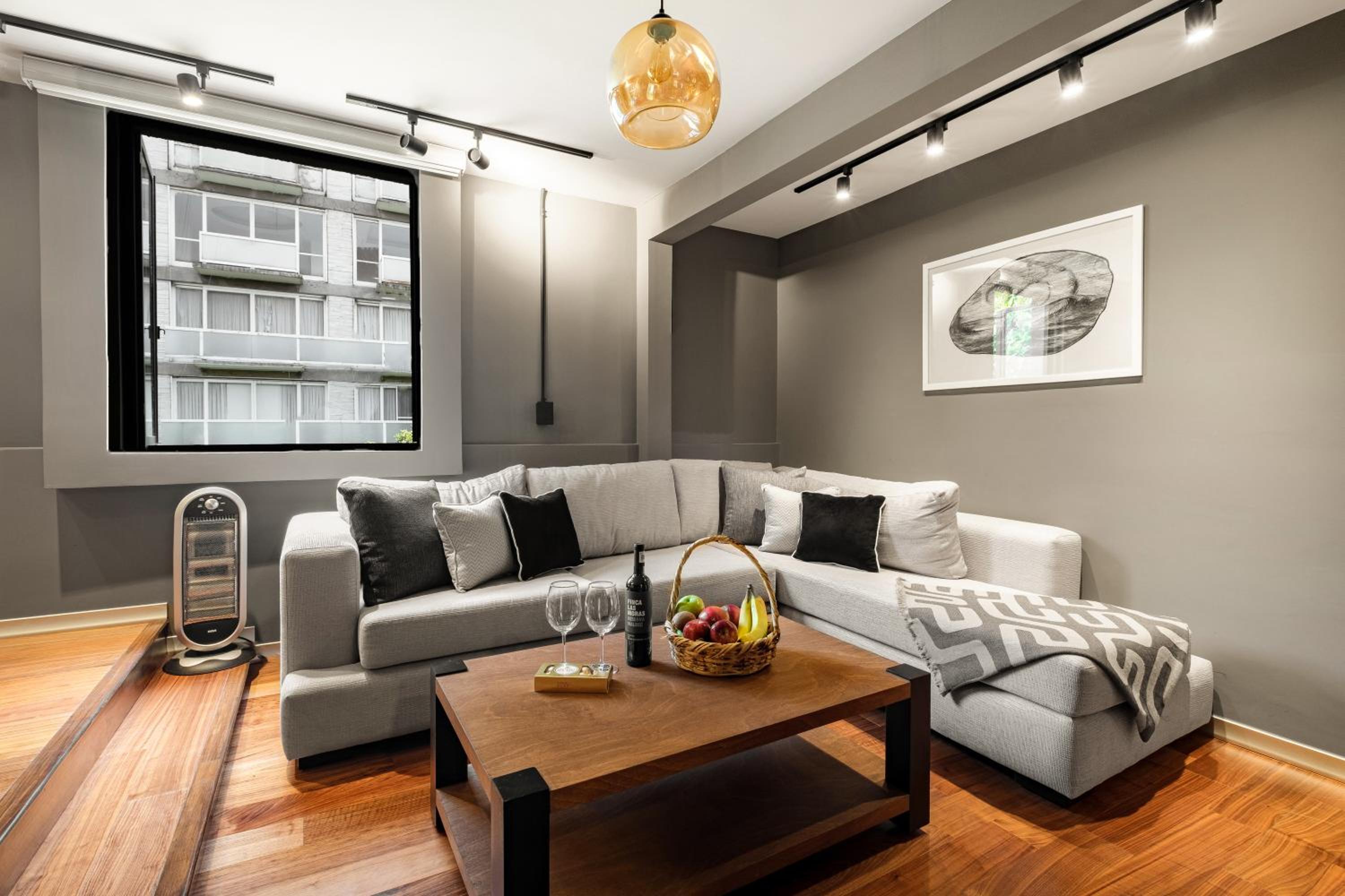 Deluxe Apartment