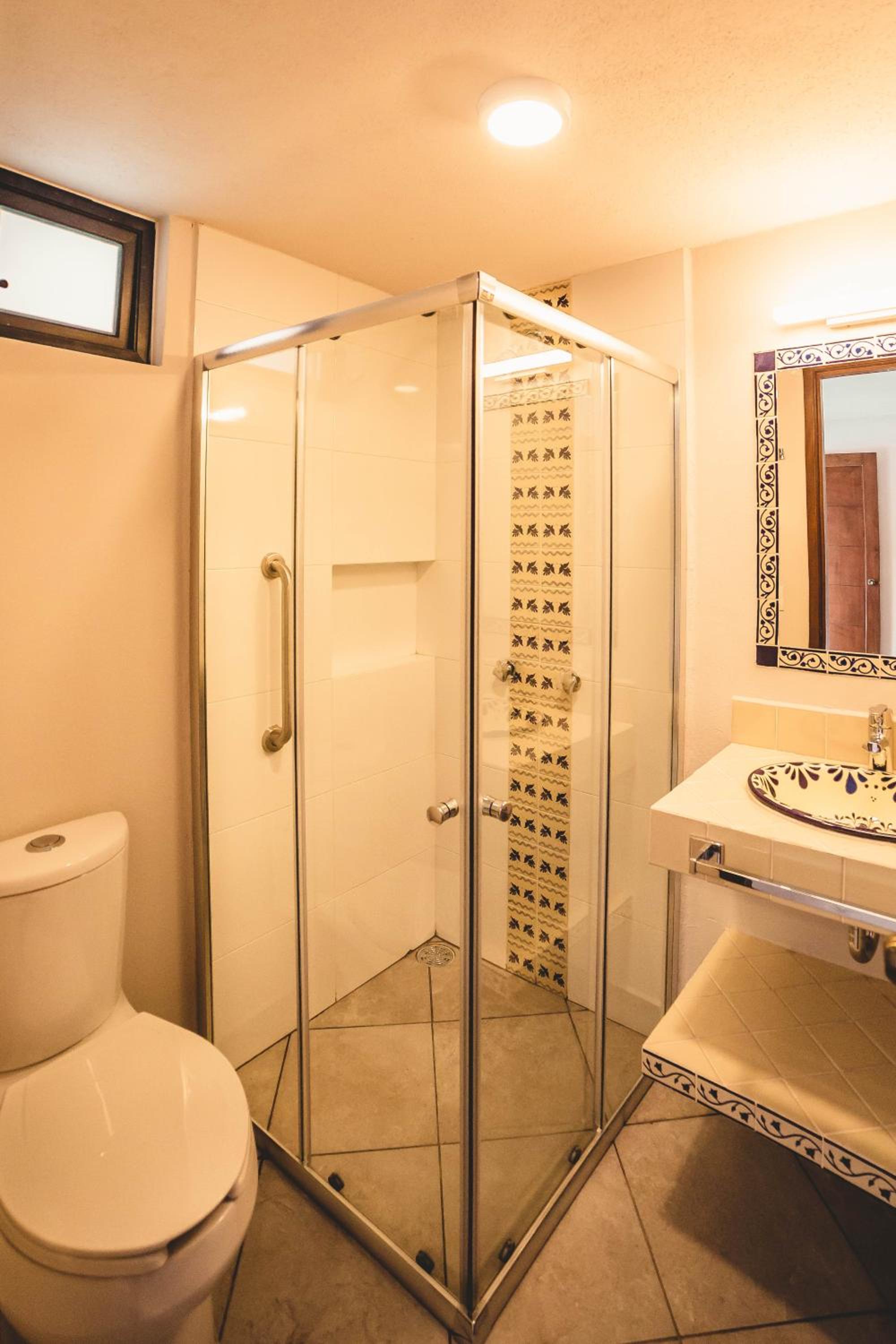 Deluxe Room (2 Adults + 1 Child) photo 3