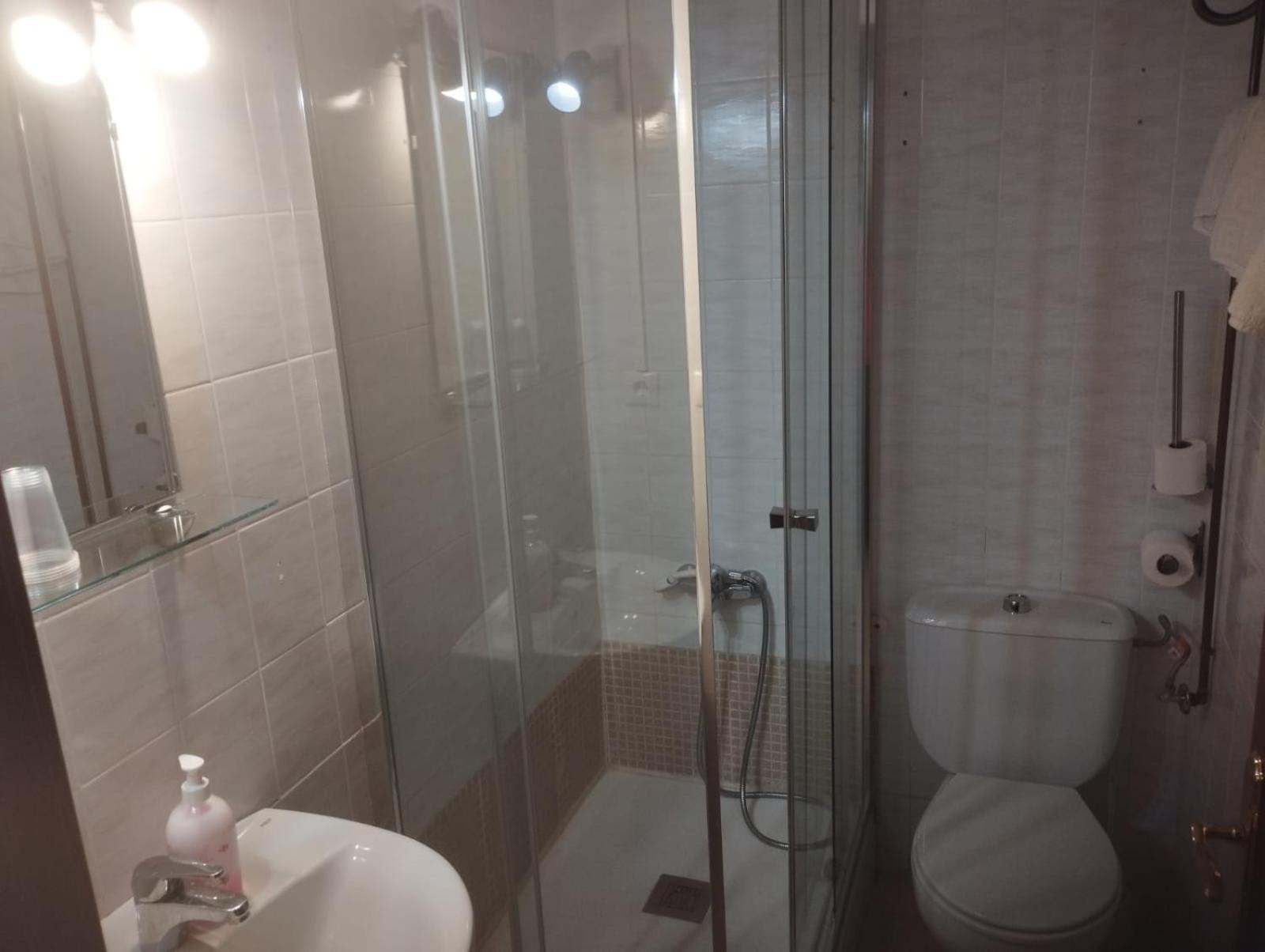 Quadruple Room - Photo 2