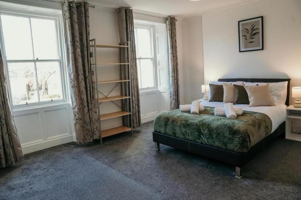 Four-Bedroom House photo 1