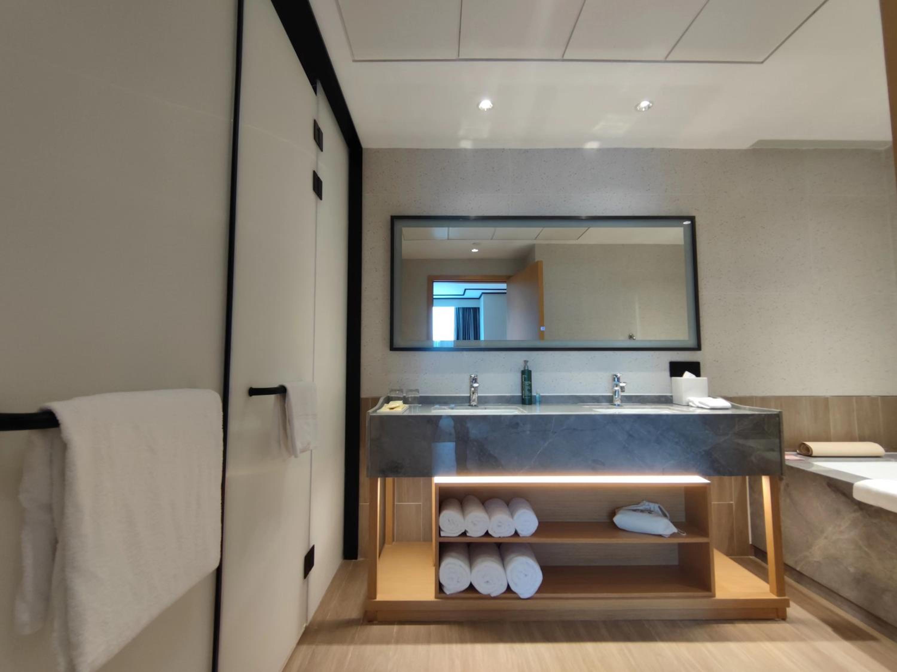 King Suite - Photo 4