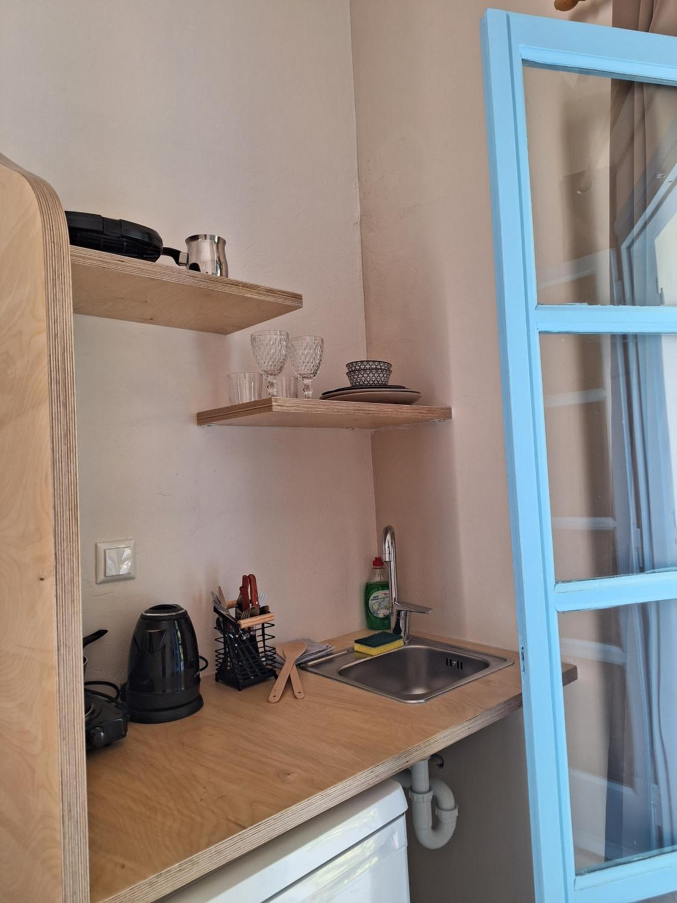 Apartment with Garden View - Photo 9