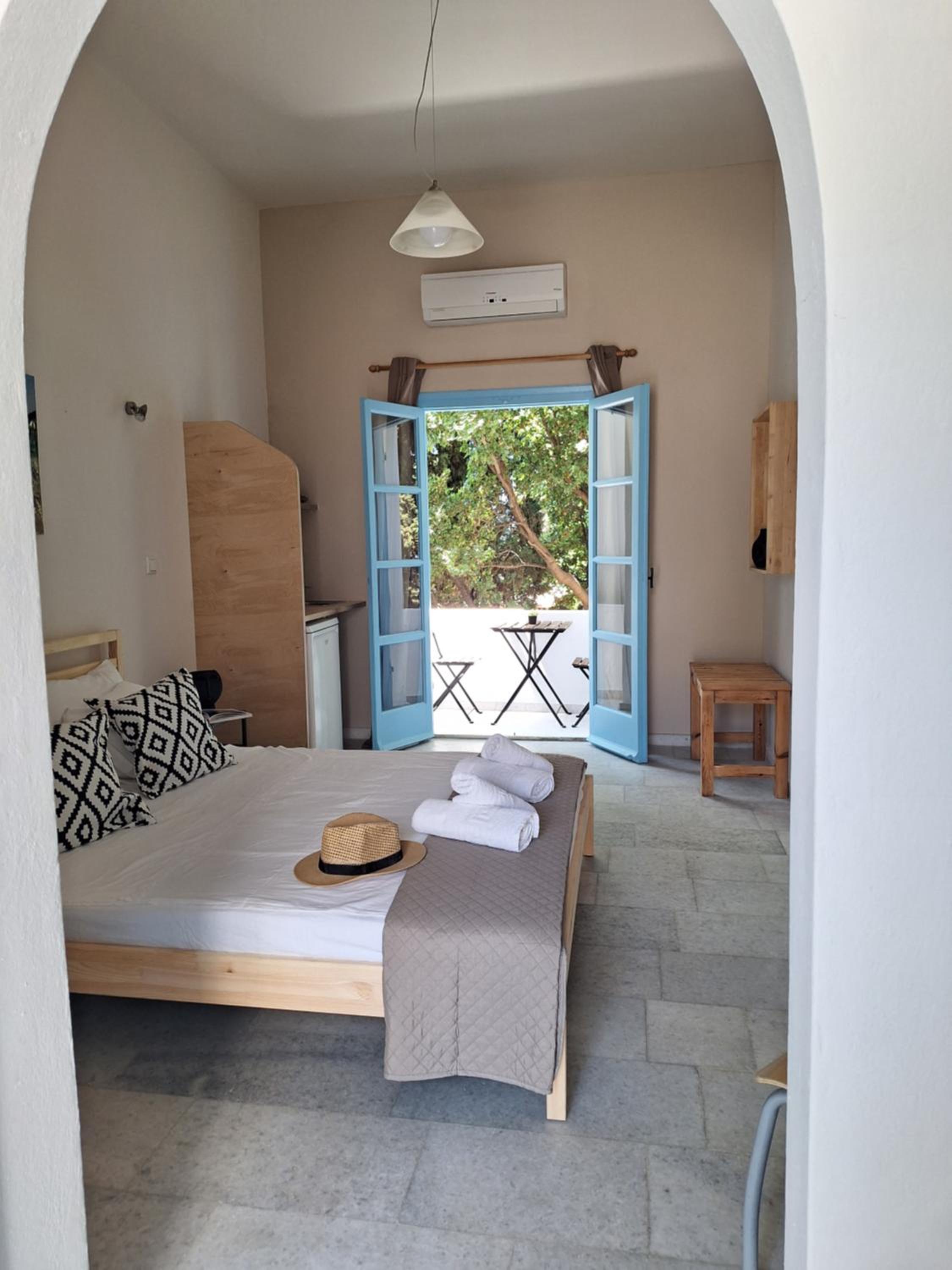 Apartment with Garden View - Photo 2