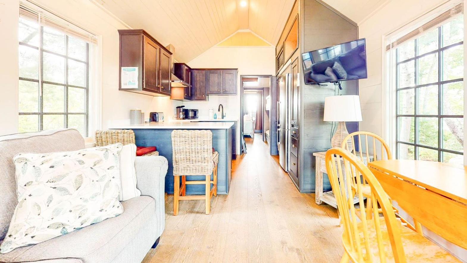 Two-Bedroom House photo 2