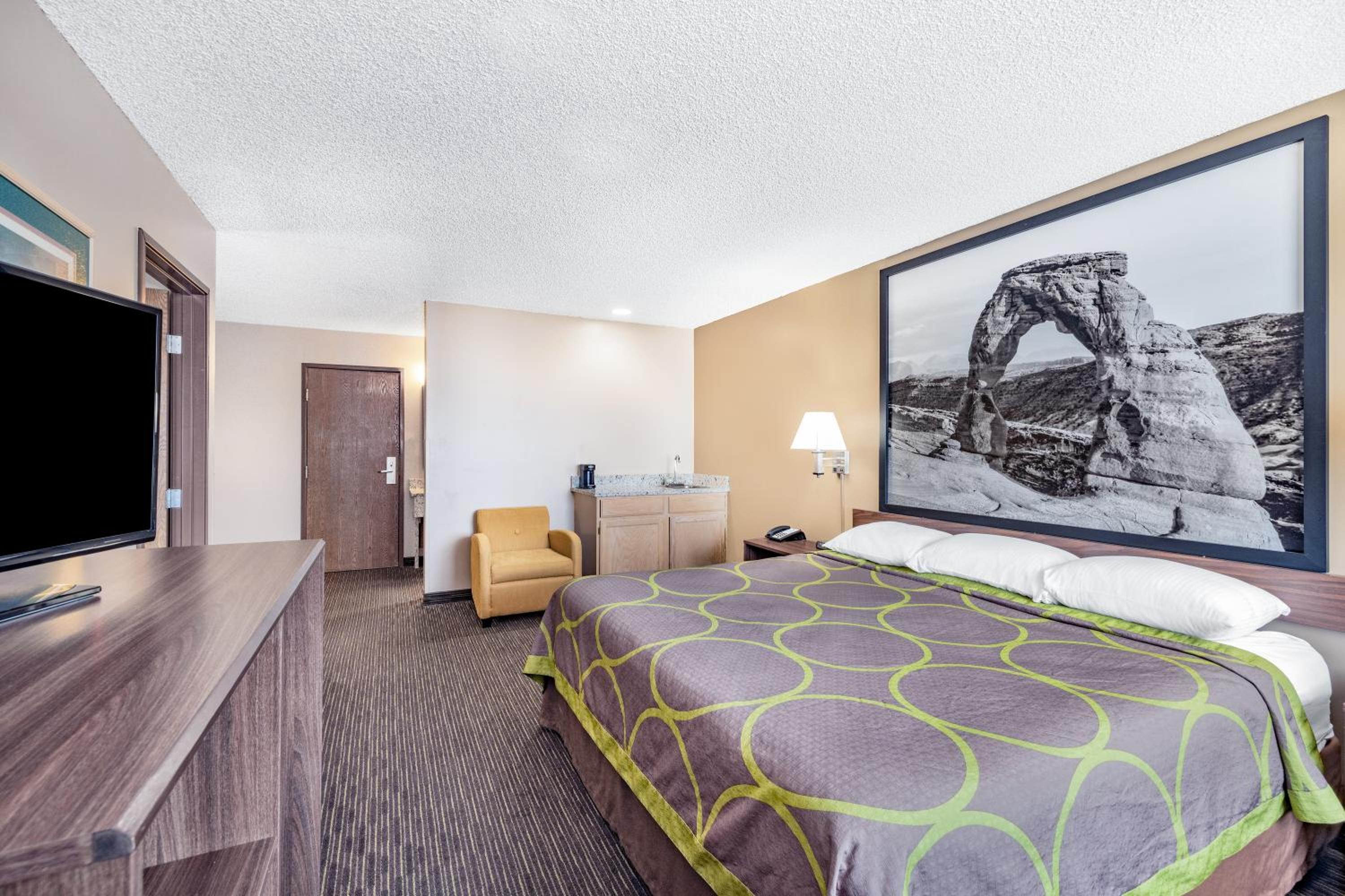 One-Bedroom Suite - Non-Smoking