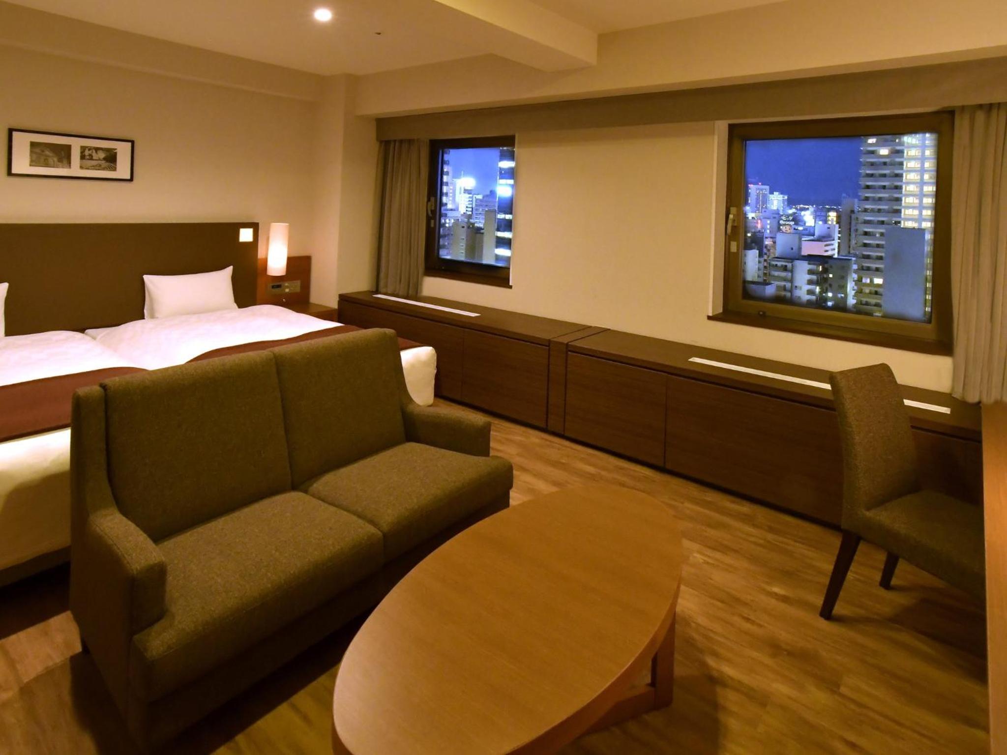 Connecting Twin + Single Rooms (3 Adults) - High Floor - Non-Smoking