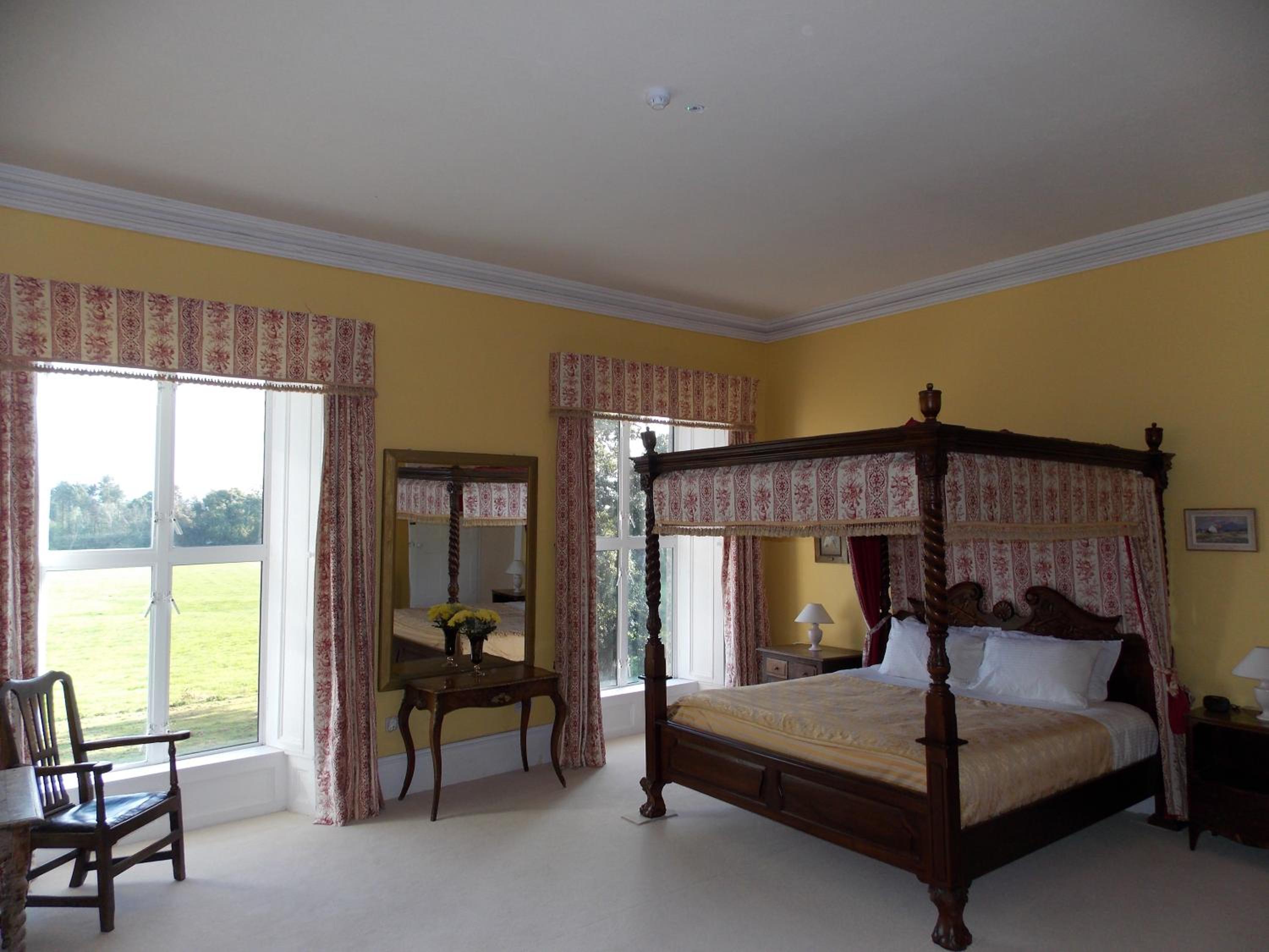 Gold Finch Suite photo 1