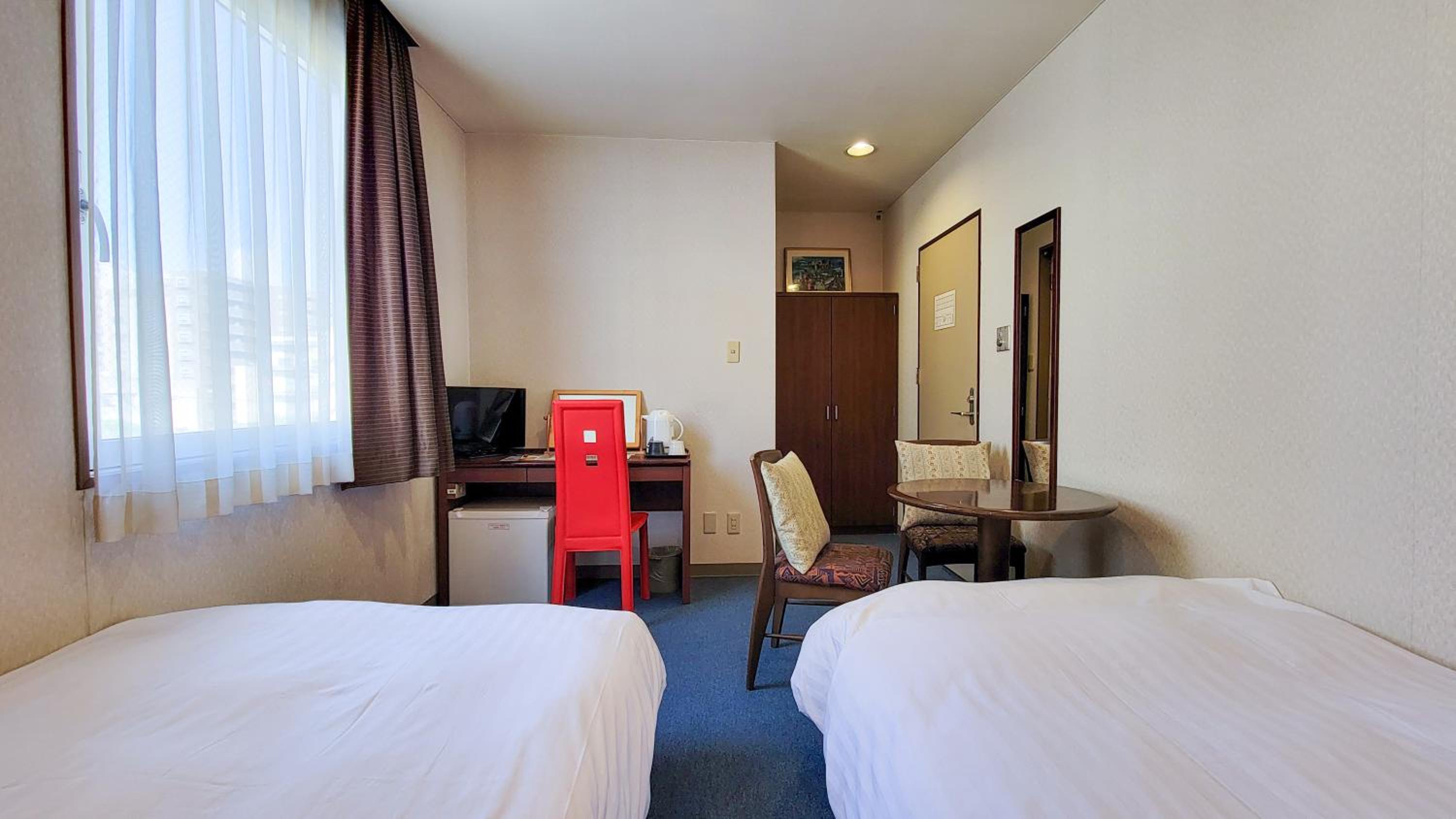 Twin Room - Photo 3