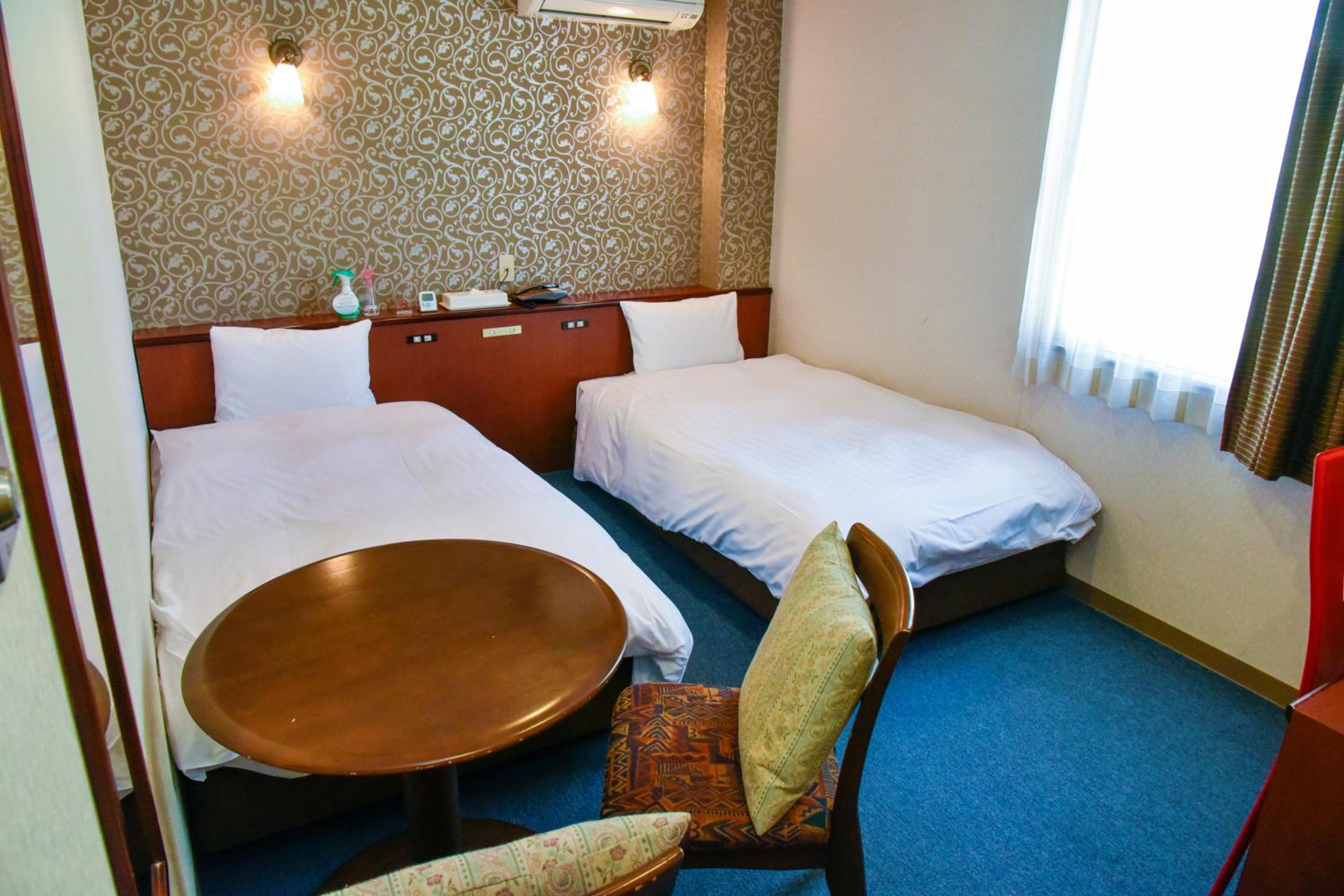 Twin Room - Photo 2