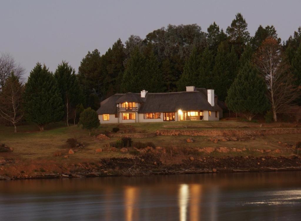 Five-Bedroom House photo 2