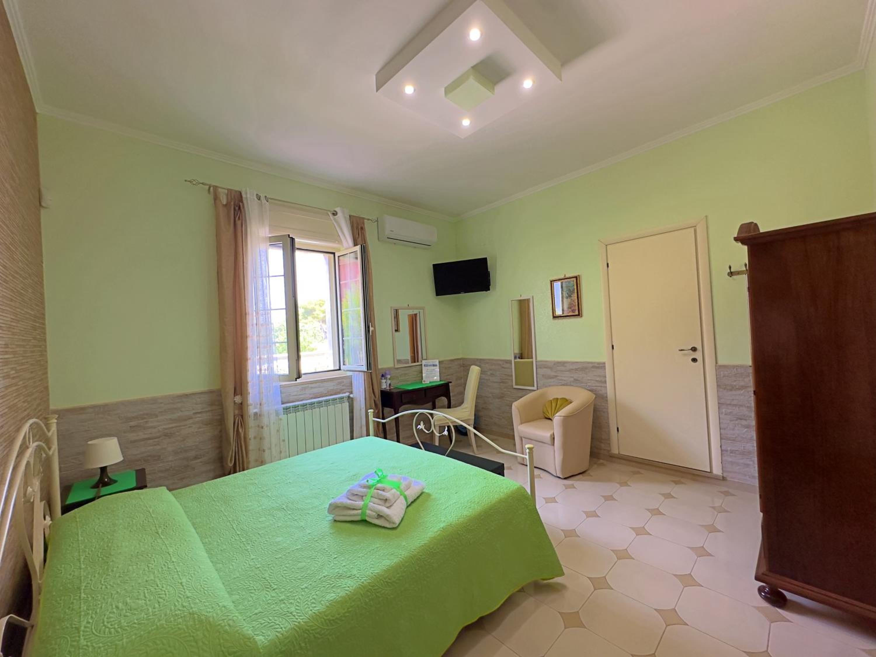 Standard Double Room - Photo 1