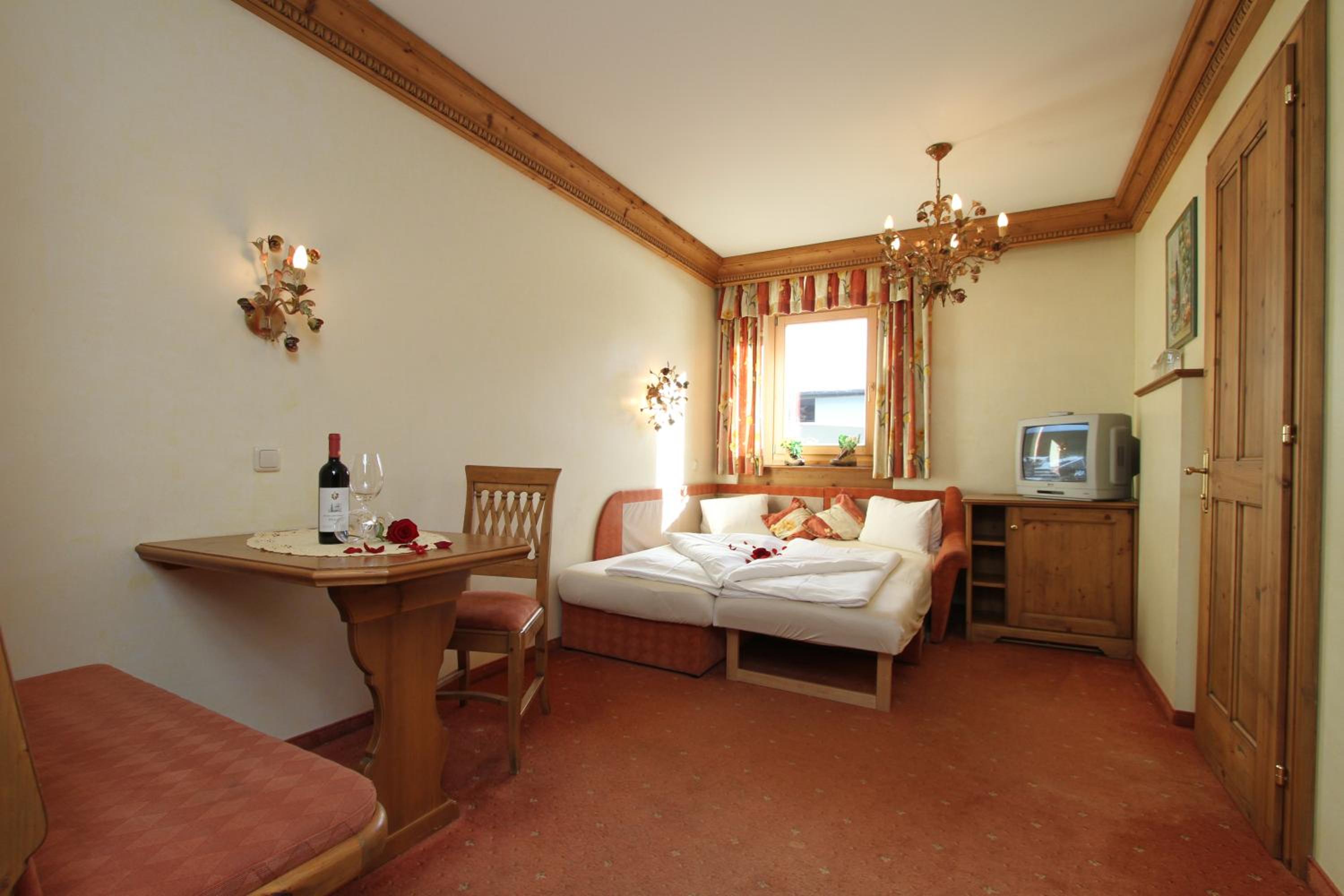 Family Suite with Balcony photo 2