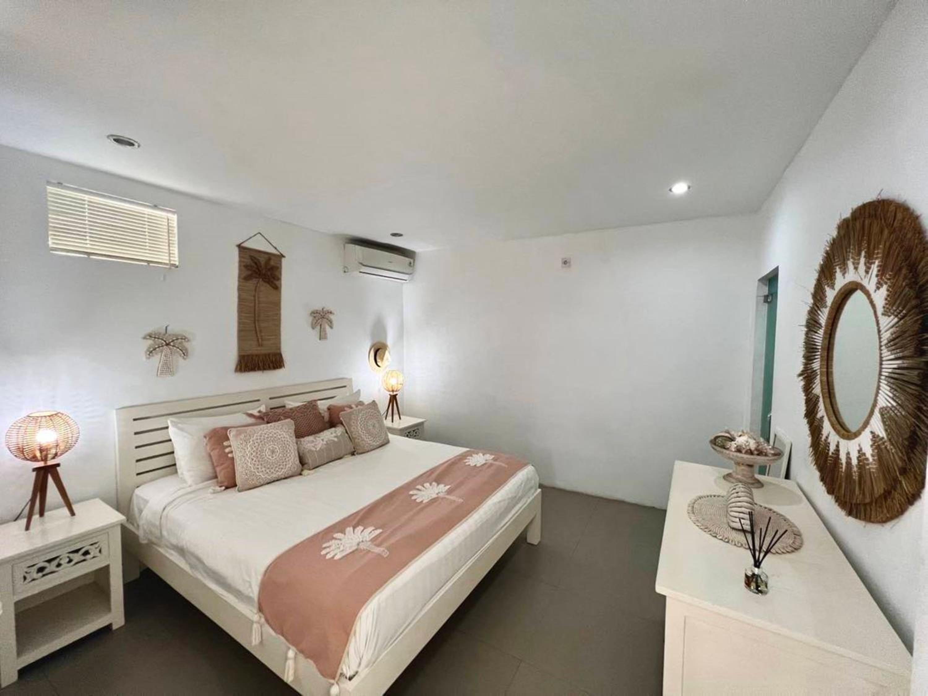Two-Bedroom Villa - Photo 9