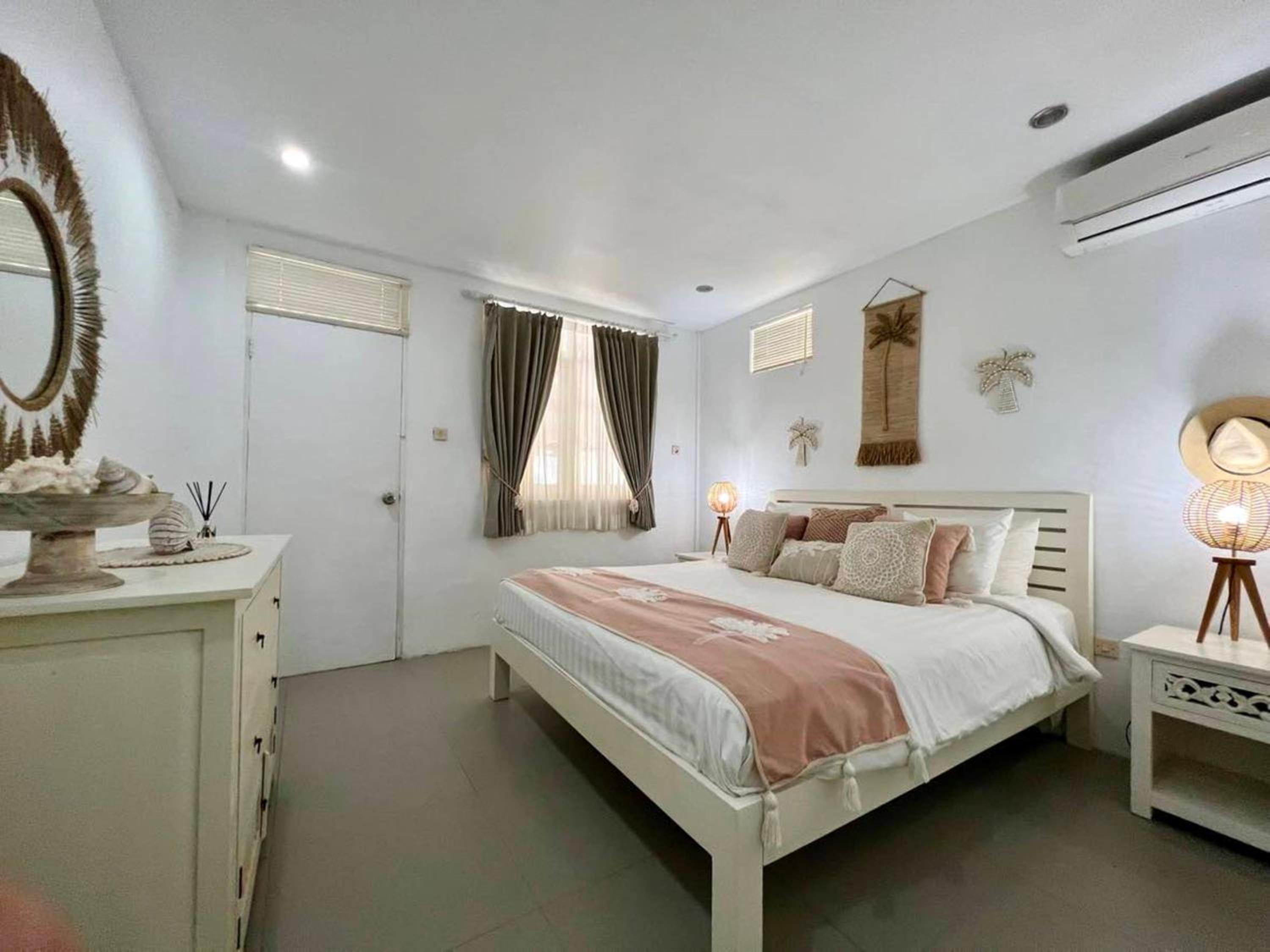 Two-Bedroom Villa - Photo 6