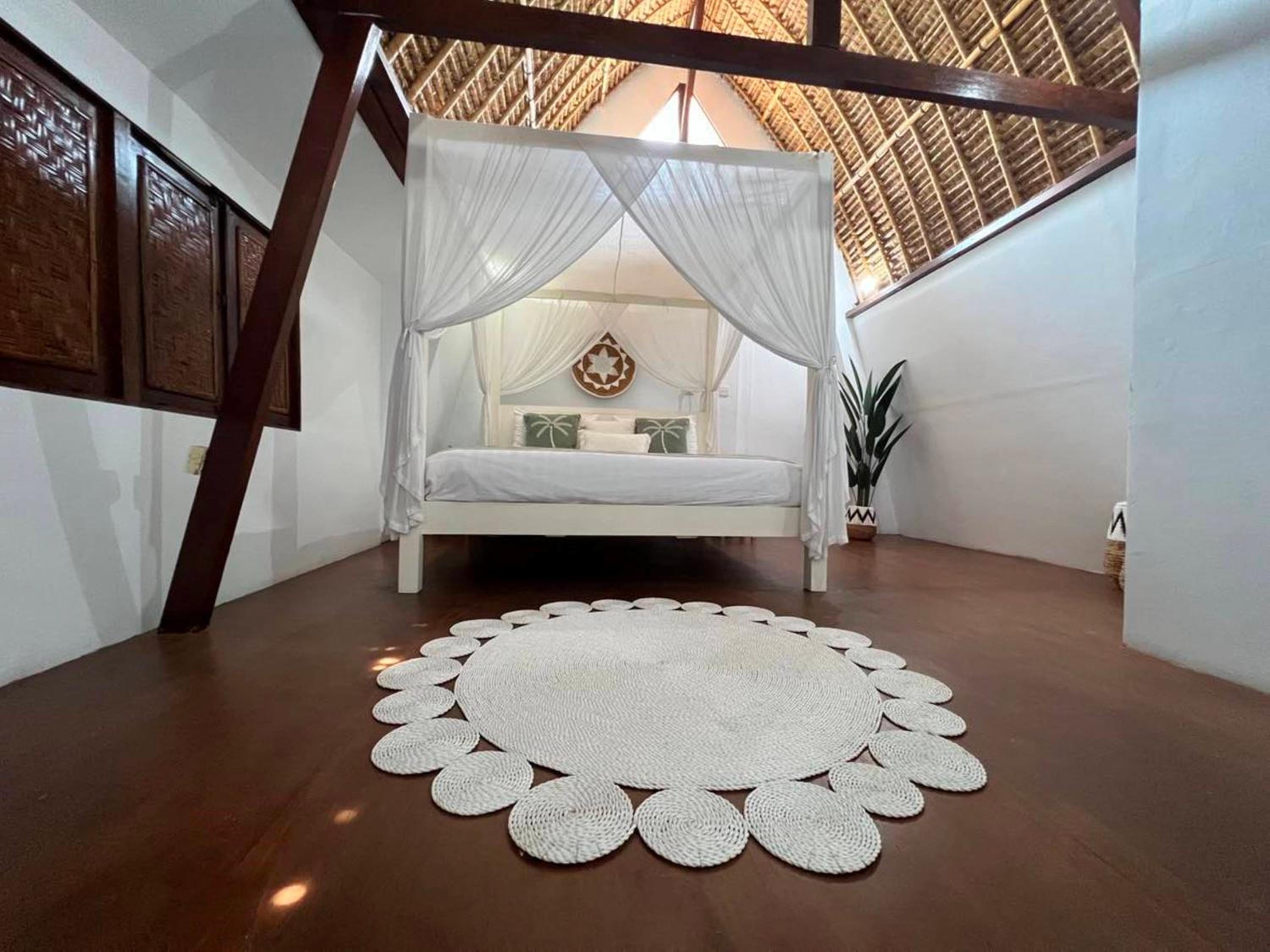 Two-Bedroom Villa - Photo 10