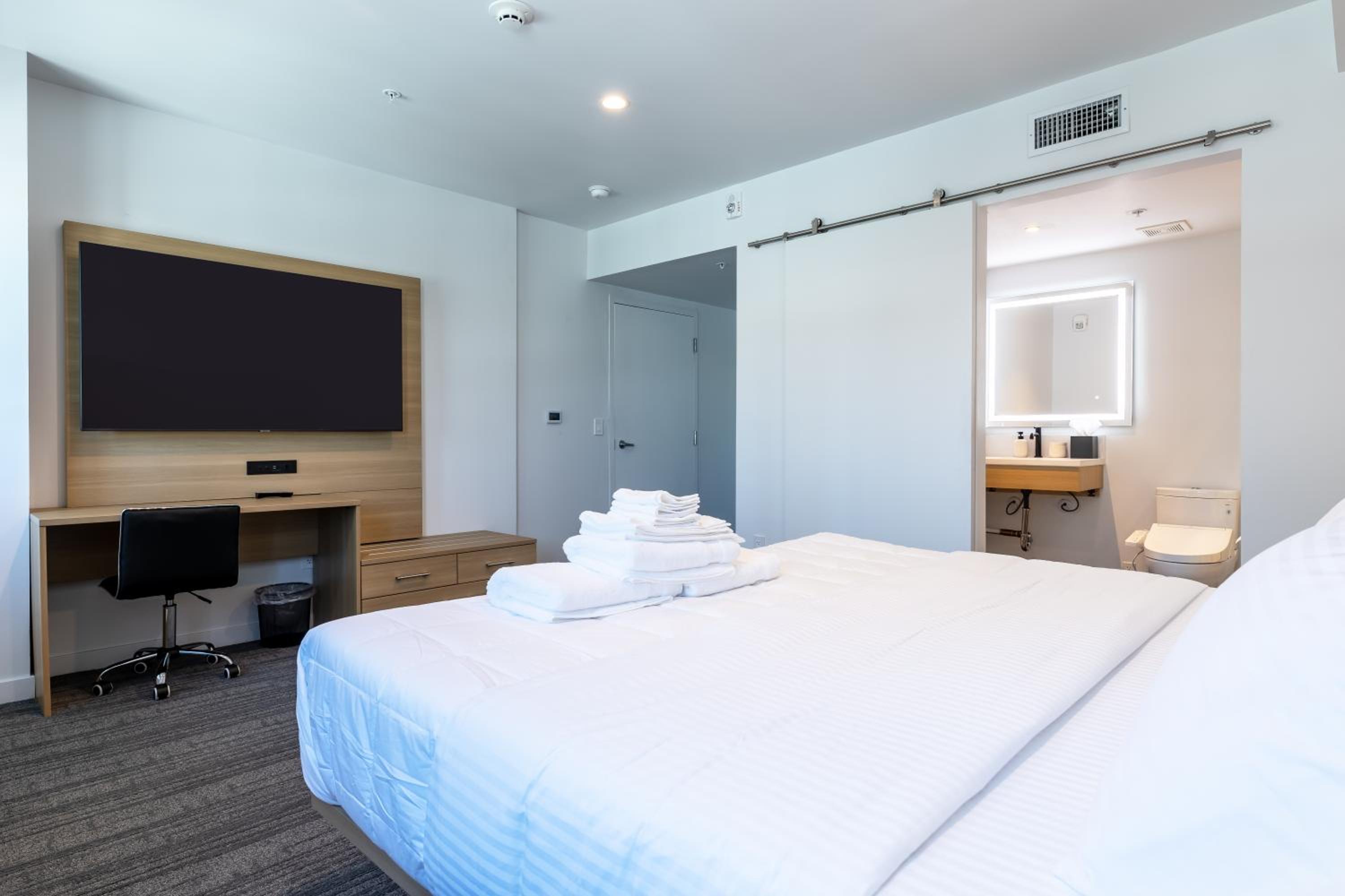 Two-Bedroom Suite photo 3