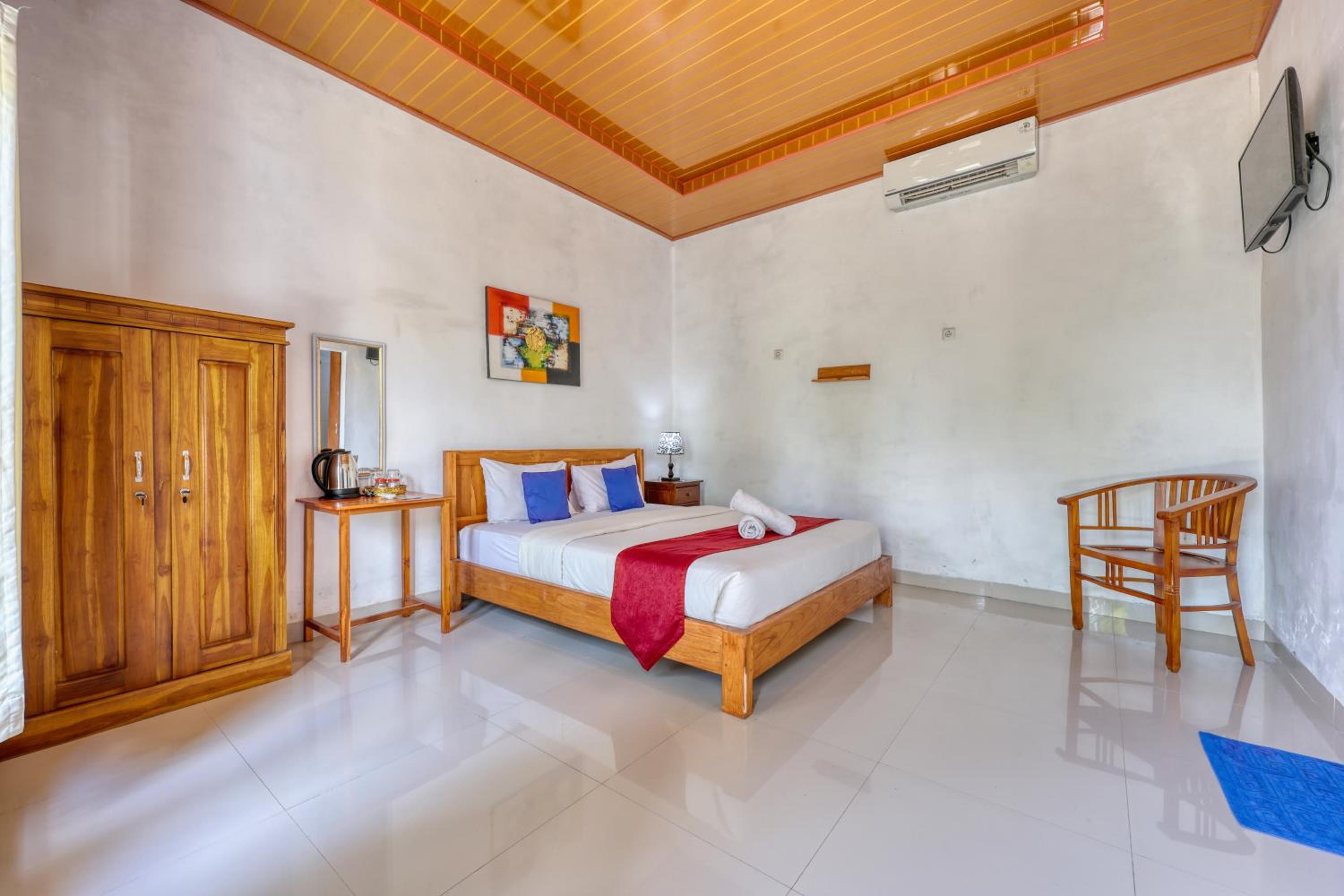 Budget Double Room - Photo 9