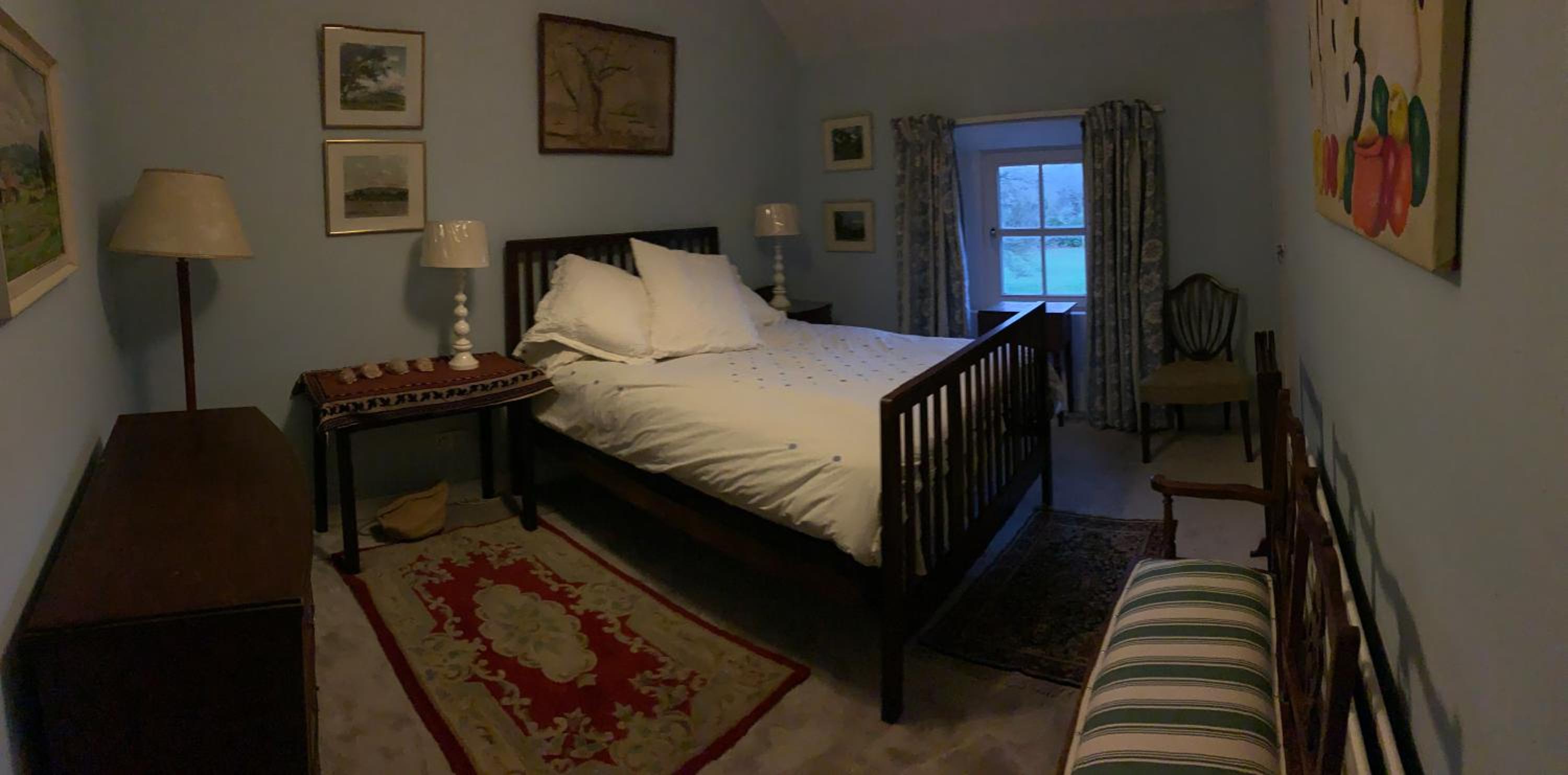 Five-Bedroom House photo 1