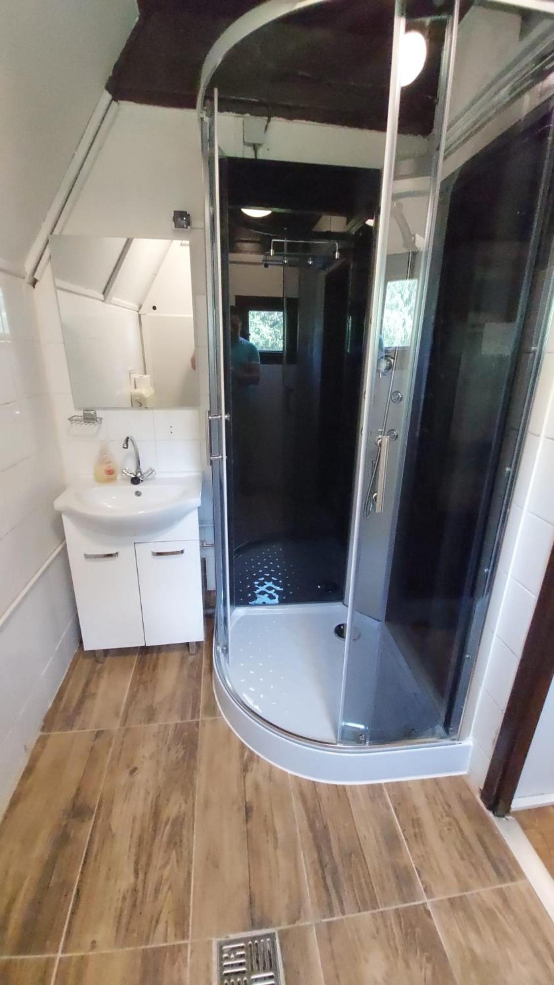 Three-Bedroom Chalet - Photo 3
