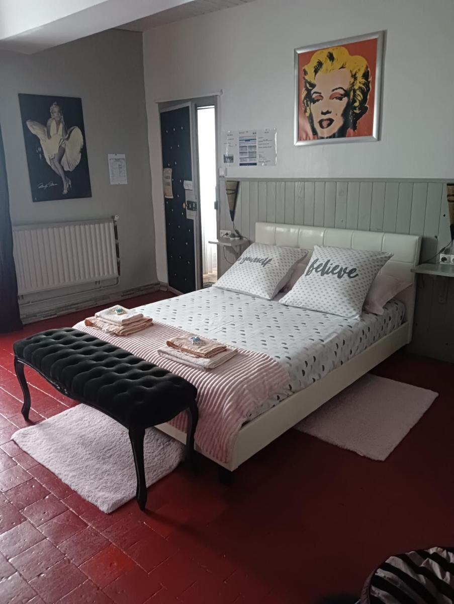 Standard Double Room - Photo 1
