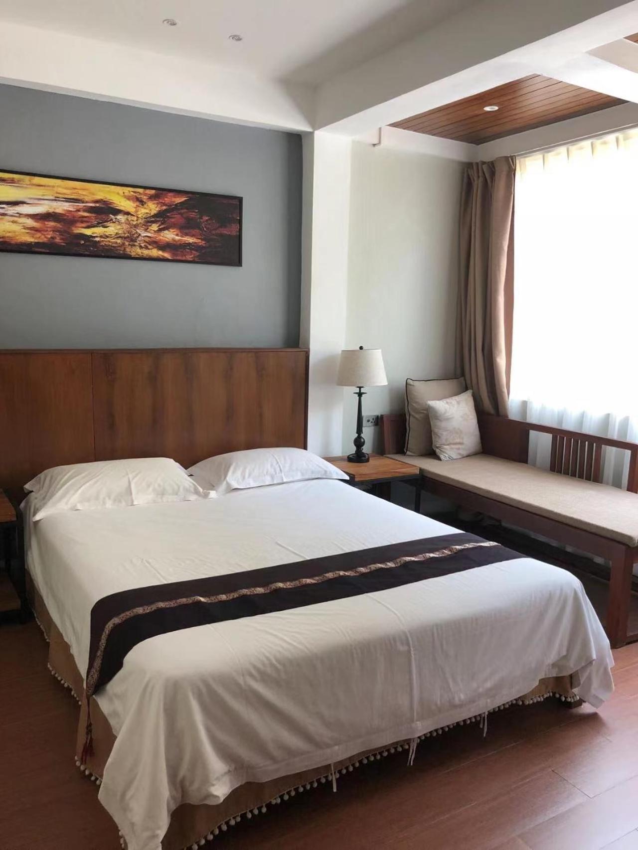 Deluxe Double Room (Building C)