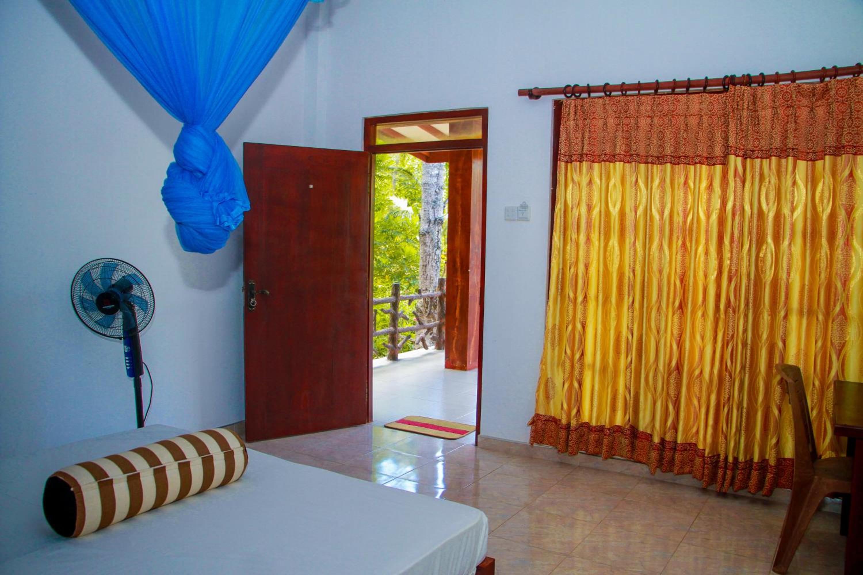 Standard Double Room With Fan photo 3