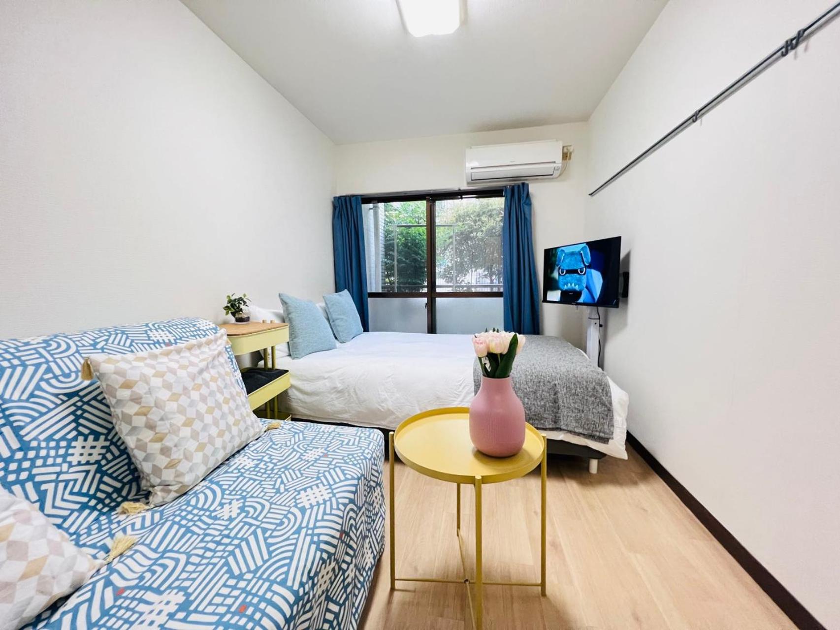 One-Bedroom Apartment photo 1