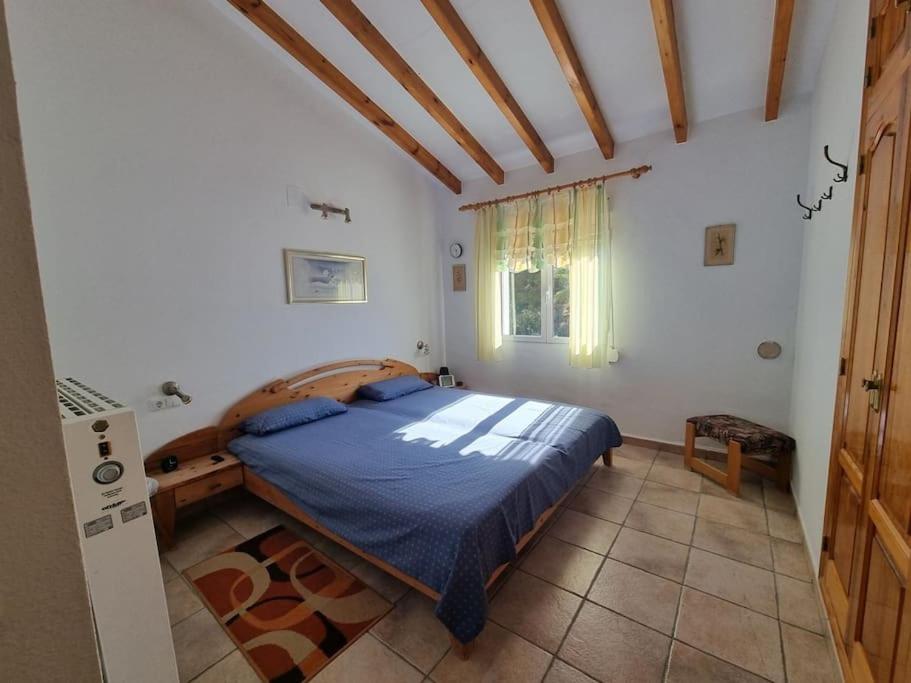 Casa de cuatro habitaciones