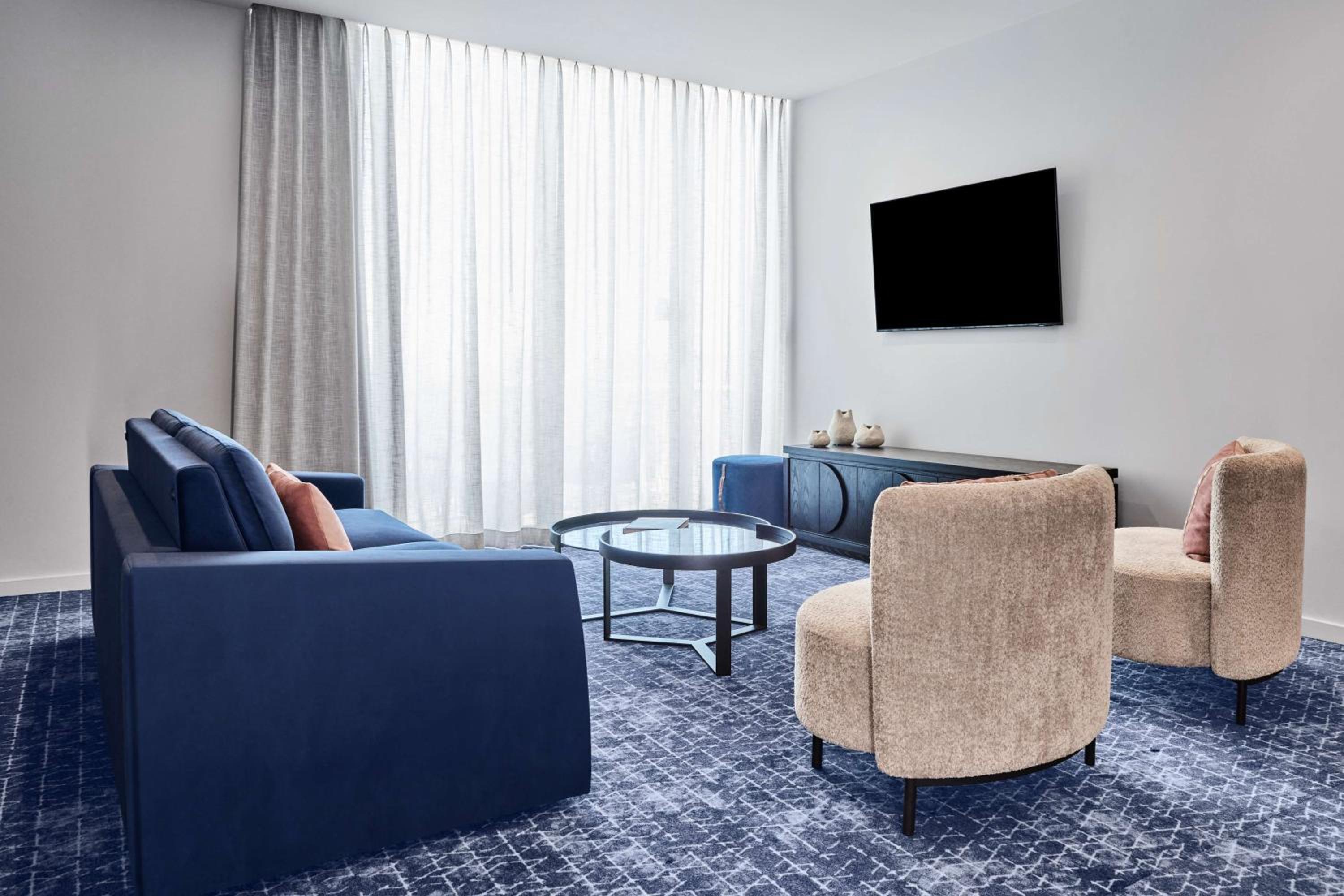 One Bedroom Apartment - Photo 1