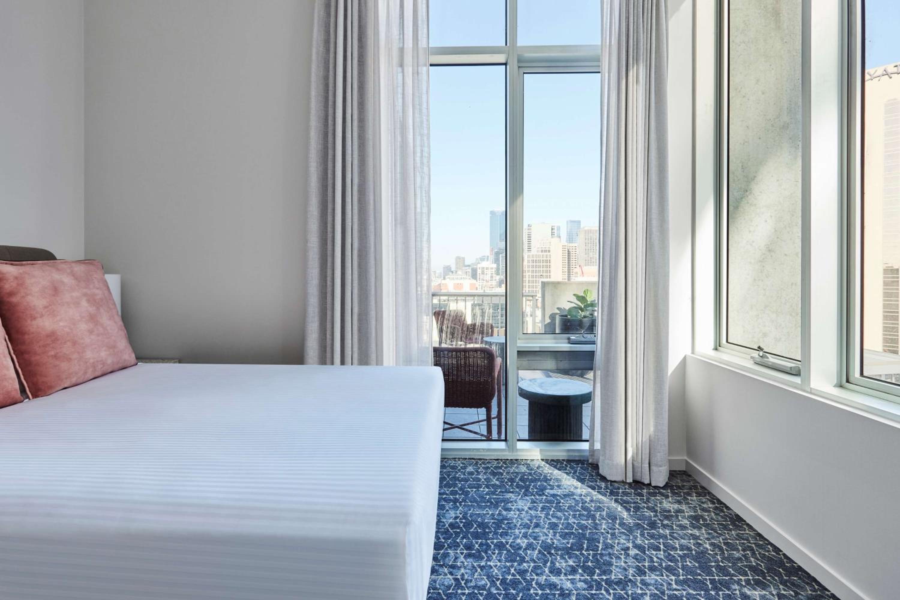 Three-Bedroom Apartment - Penthouse - Photo 7